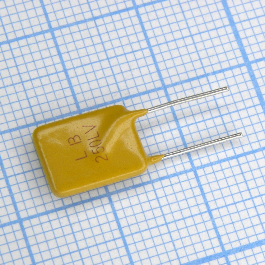 Самовосстанавливающийся предохранитель PTC 0.25A(hold) 0.56A(trip) 265V 3.5A 18.5s 1.3Ohm, радиальные выводы, 9.6 X 17.4 X 3.8mm, россыпью