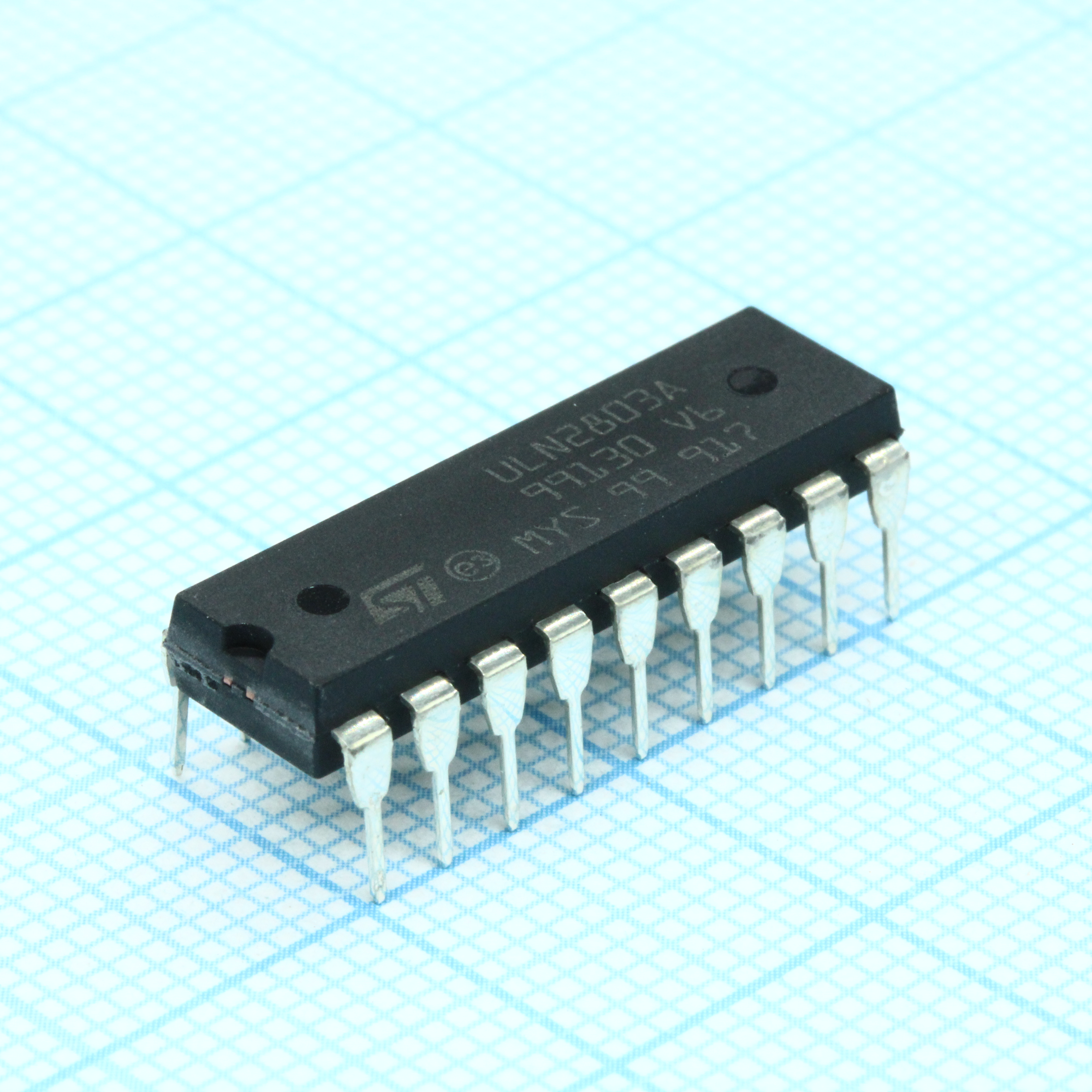 Набор NPN транз. x 8  50V  0.5A  2.7kOhm input resistor for 5V TTL and CMOS
