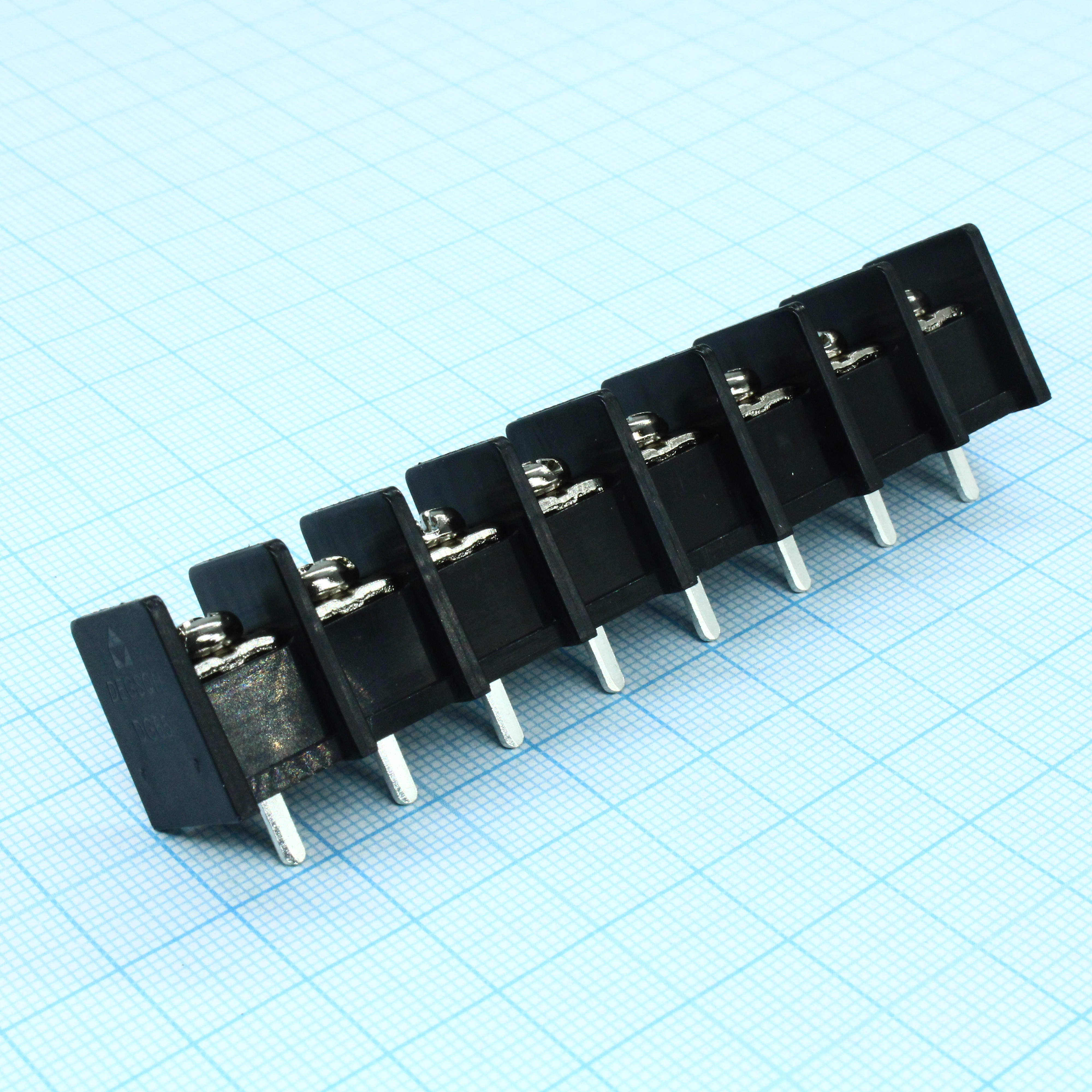 Барьерный клеммный блок 8 контактов. Серия DG65C-B