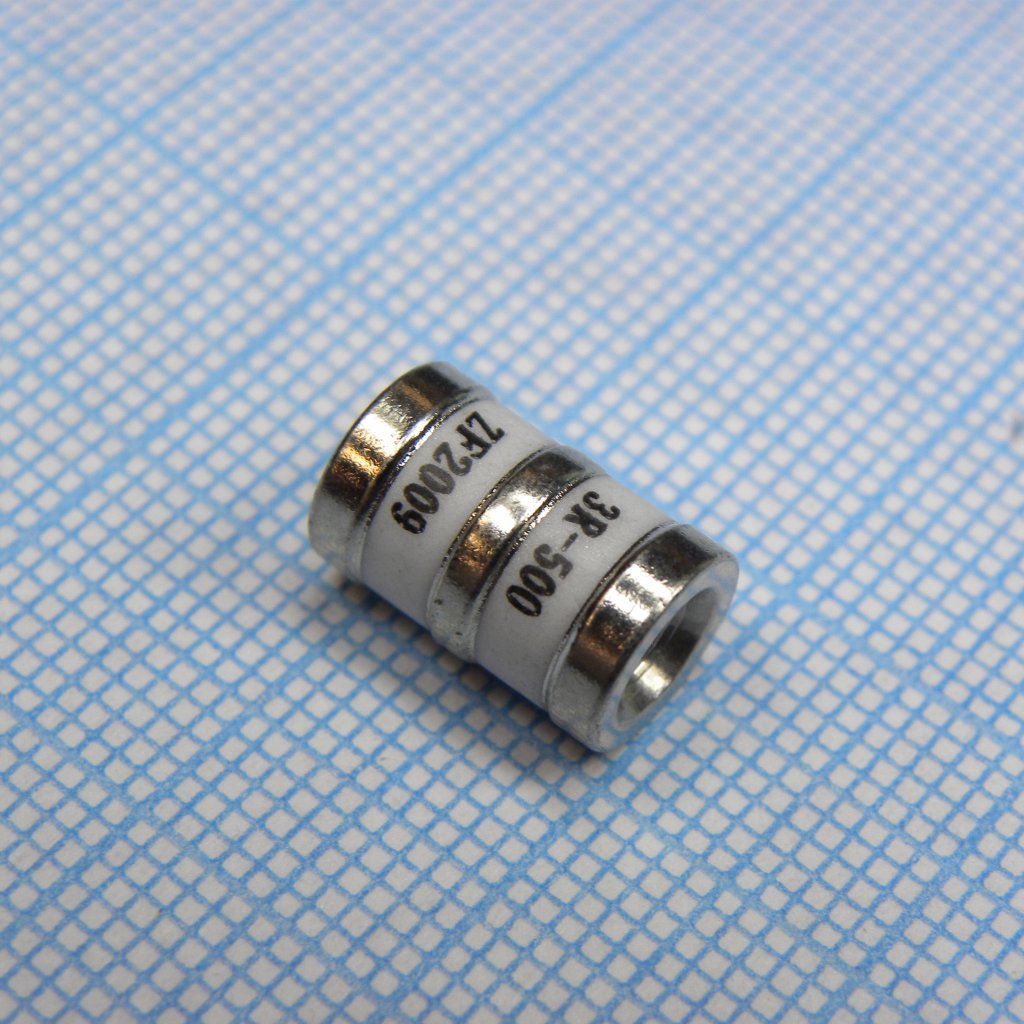 3-х выв., 7.5x11.5mm, 10KA/10A, 500V