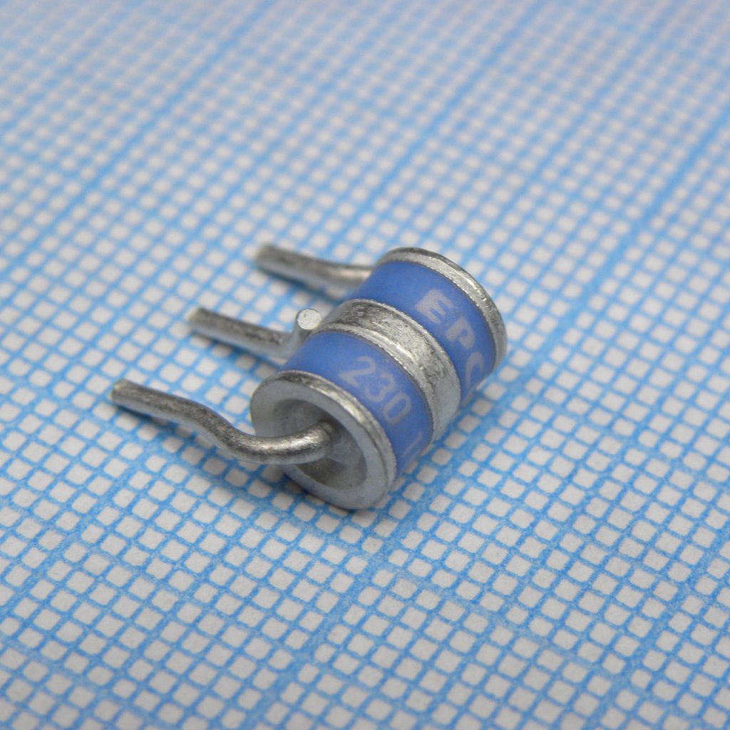 6х8.1mm 230V ±20% 10kA/10A 3-x элек. T33A230X
