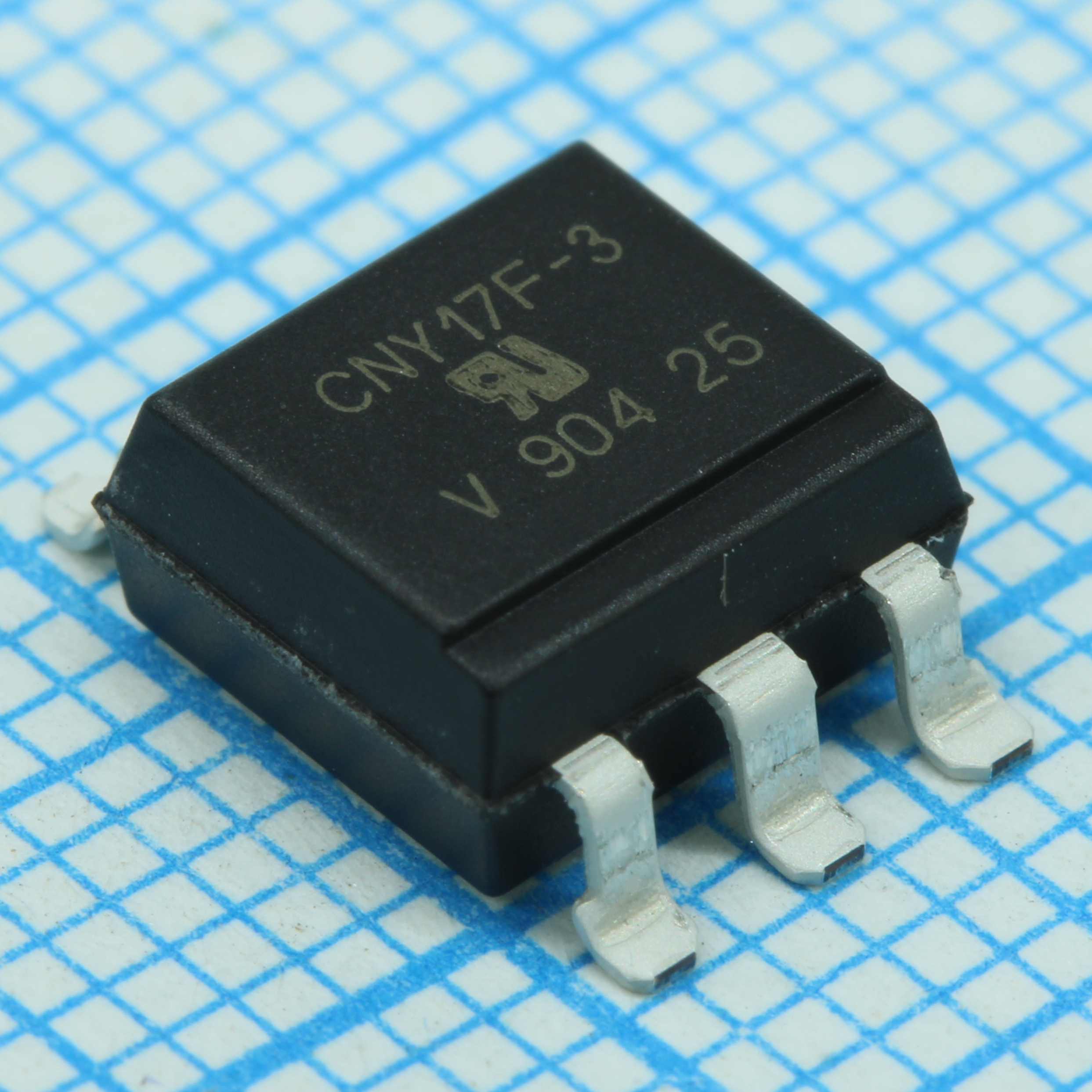 Оптопара одноканальная транзисторная выход постоянного тока  6-Pin PDIP SMD лента на катушке