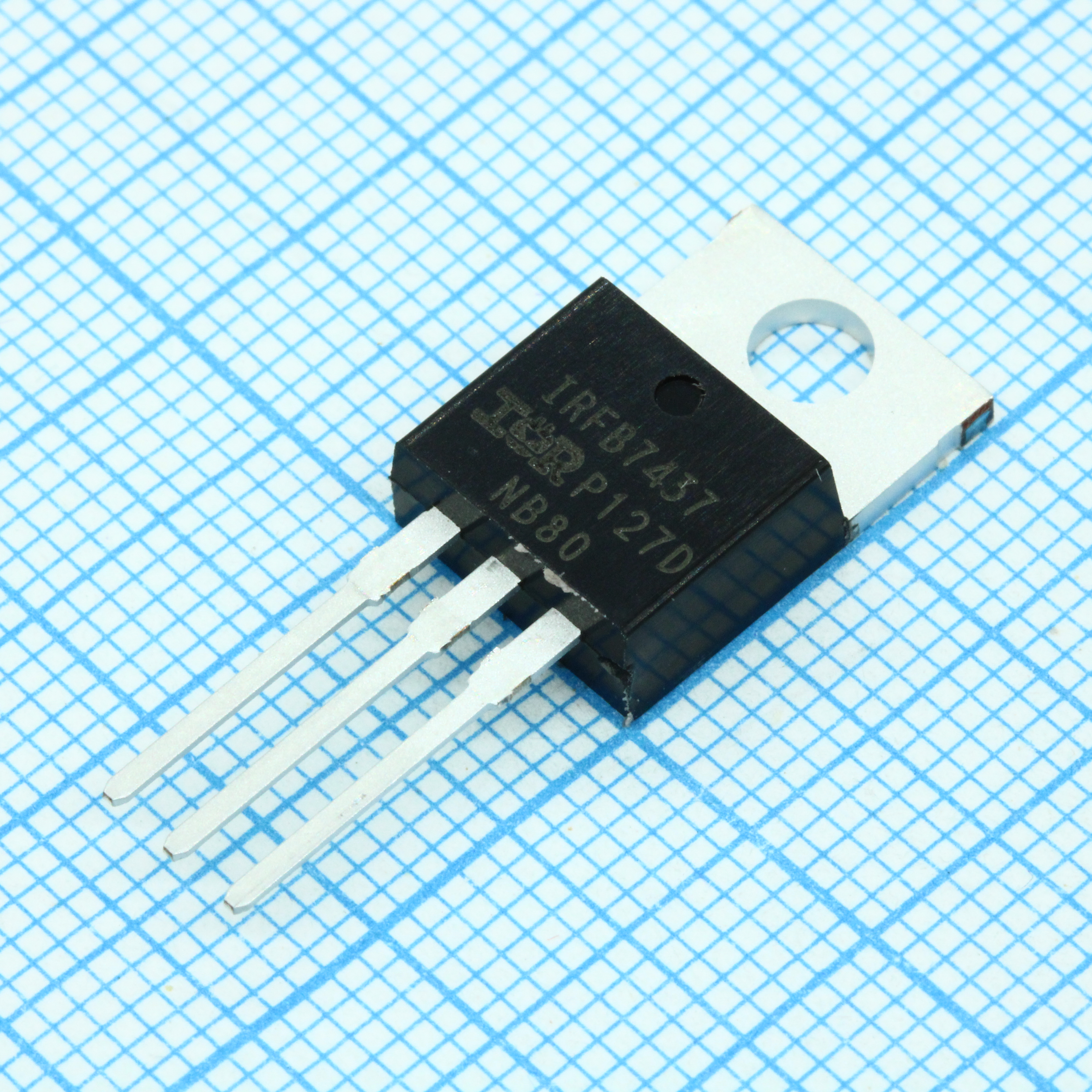 Транзистор полевой MOSFET N-канальный 40В 195А 230Вт