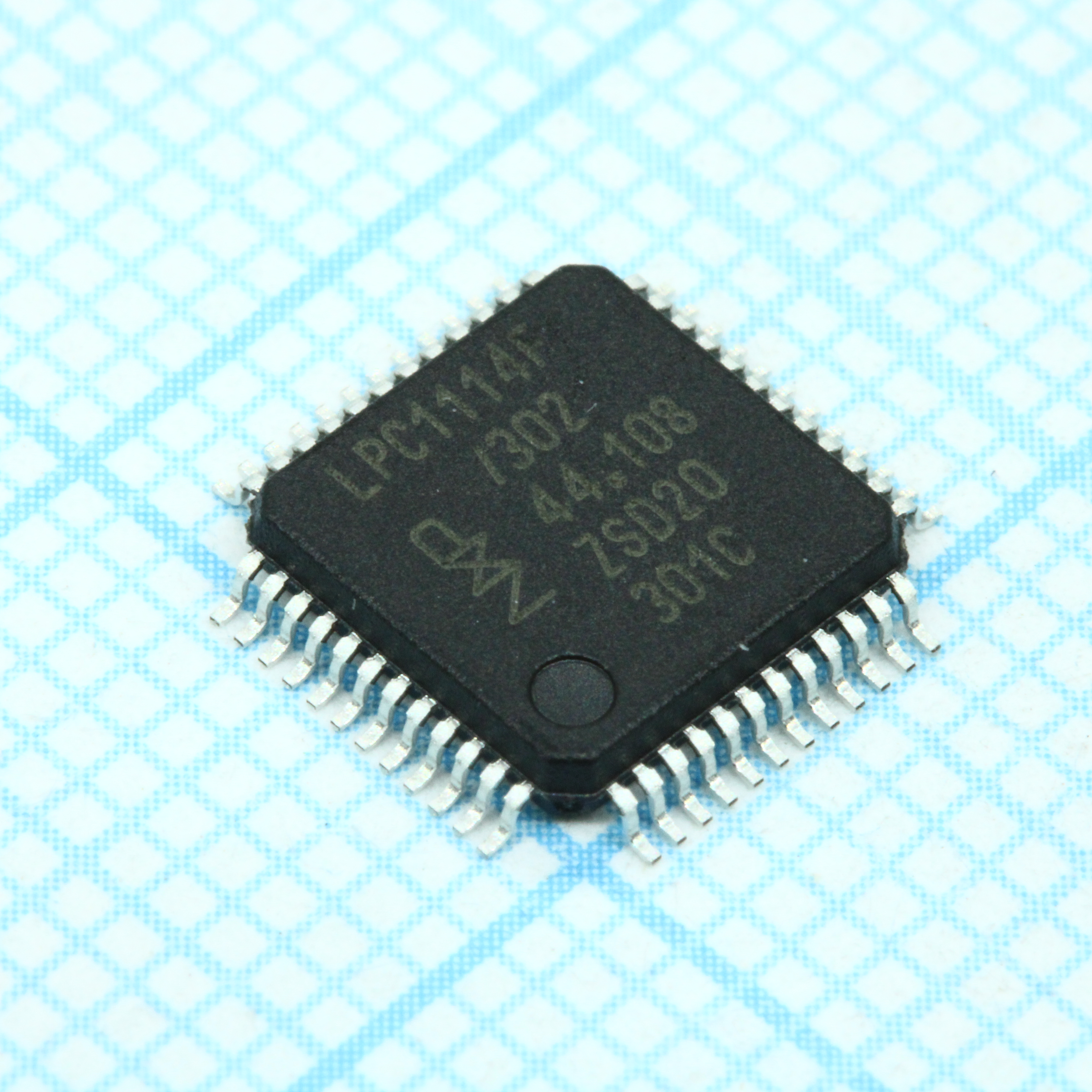Микроконтроллер NXP 32-бит ядро ARM Cortex M0 RISC 32кБ Флэш-память 3.3В 48-Pin LQFP лоток