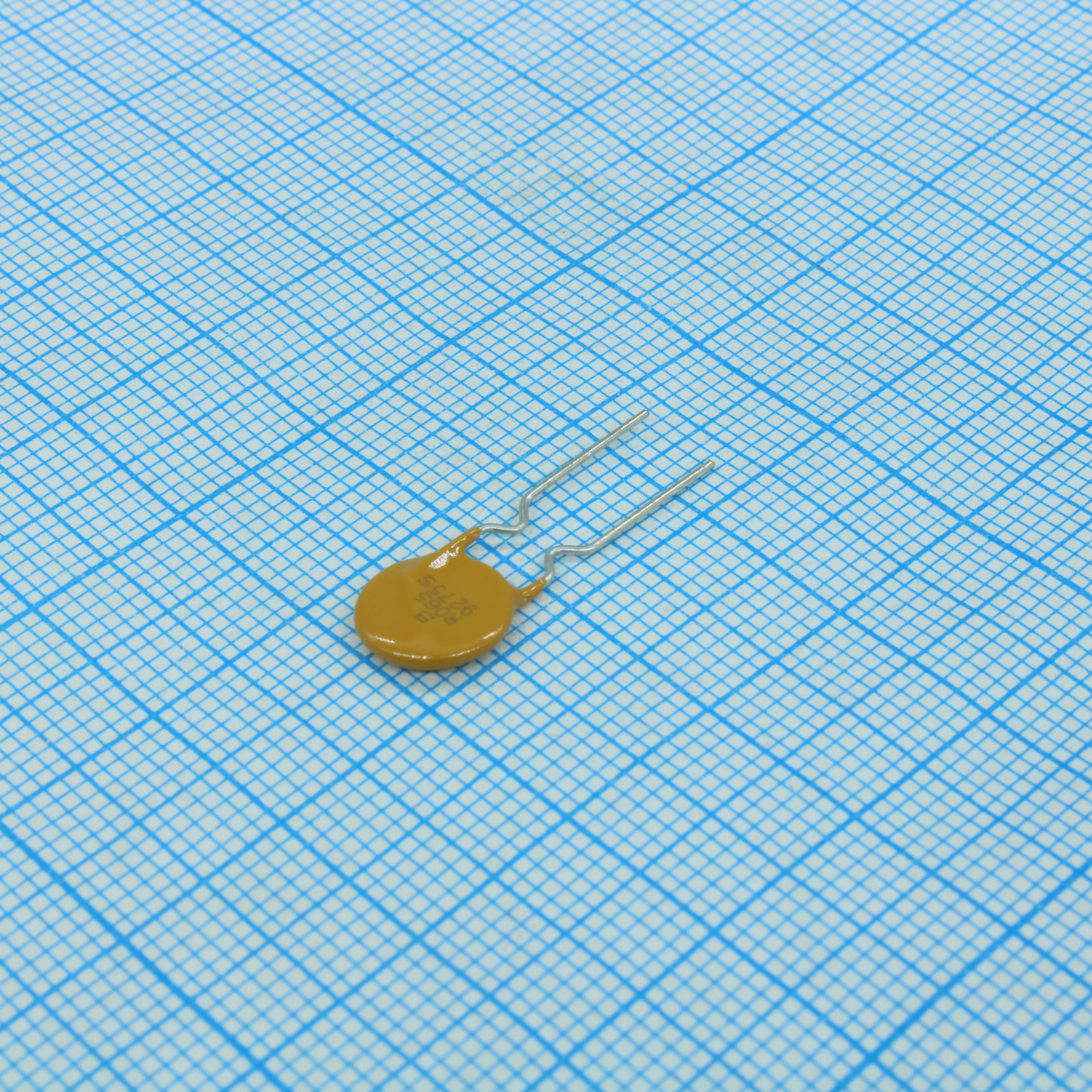 Самовосстанавливающийся предохранитель PTC 0.65A(hold) 1.3A(trip) 60V 40A 0.9W 5.3s 0.27Ohm Radial 9.7 X 3.1mm Bulk