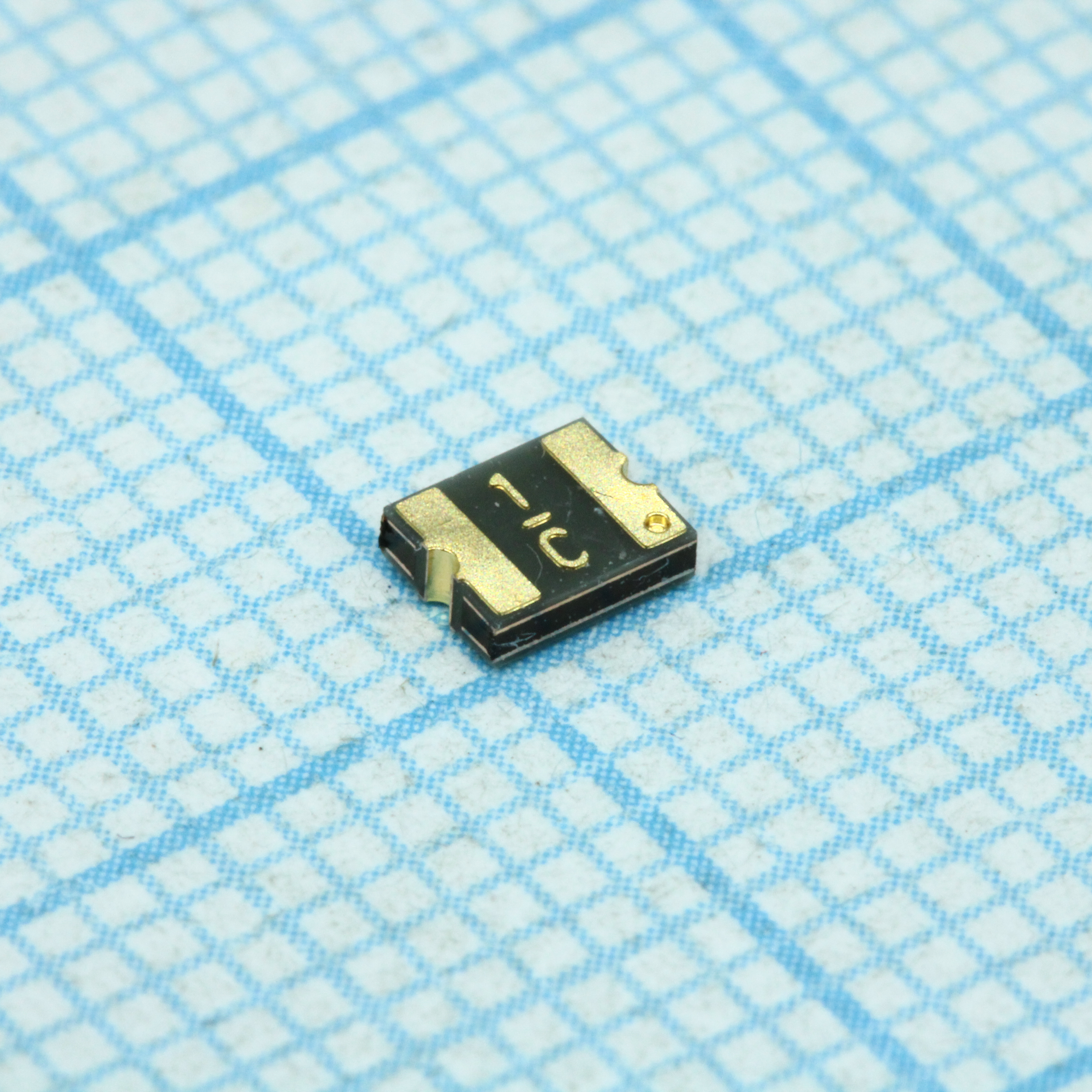 Самовосстанавливающийся предохранитель PTC 0.1A(hold) 0.3A(trip) 30V 10A 0.6W 0.02s 0.8Ohm SMD Solder Pad 1210 T/R
