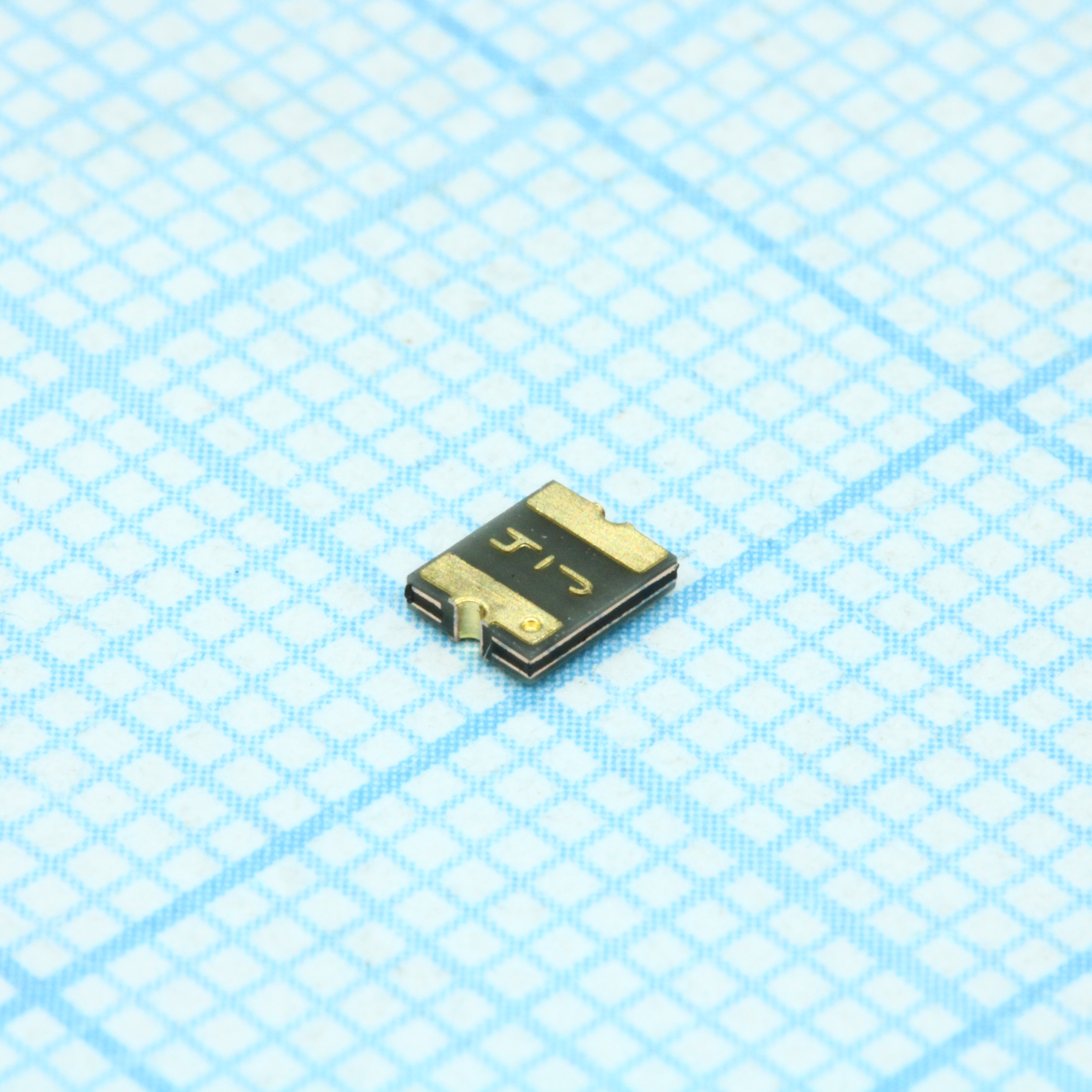 Самовосстанавливающийся предохранитель PTC 0.5A(hold) 1A(trip) 13.2V 40A 0.6W 0.1s 0.18Ohm SMD Solder Pad 1210 T/R