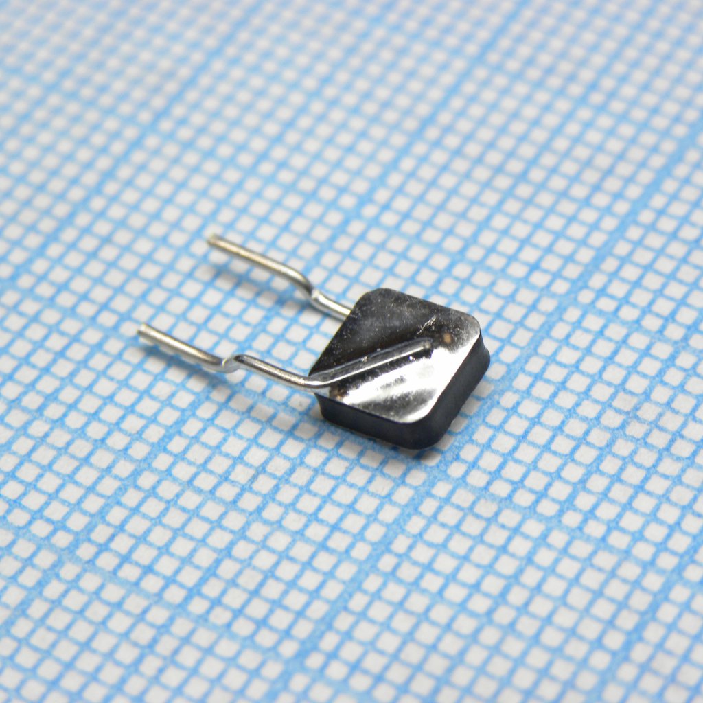 Самовосстанавливающийся предохранитель PTC 0.12A(hold) 0.24A(trip) 250V 3A 1W 0.95s 6Ohm, радиальные выводы, 6 X 10 X 3.8mm, россыпью