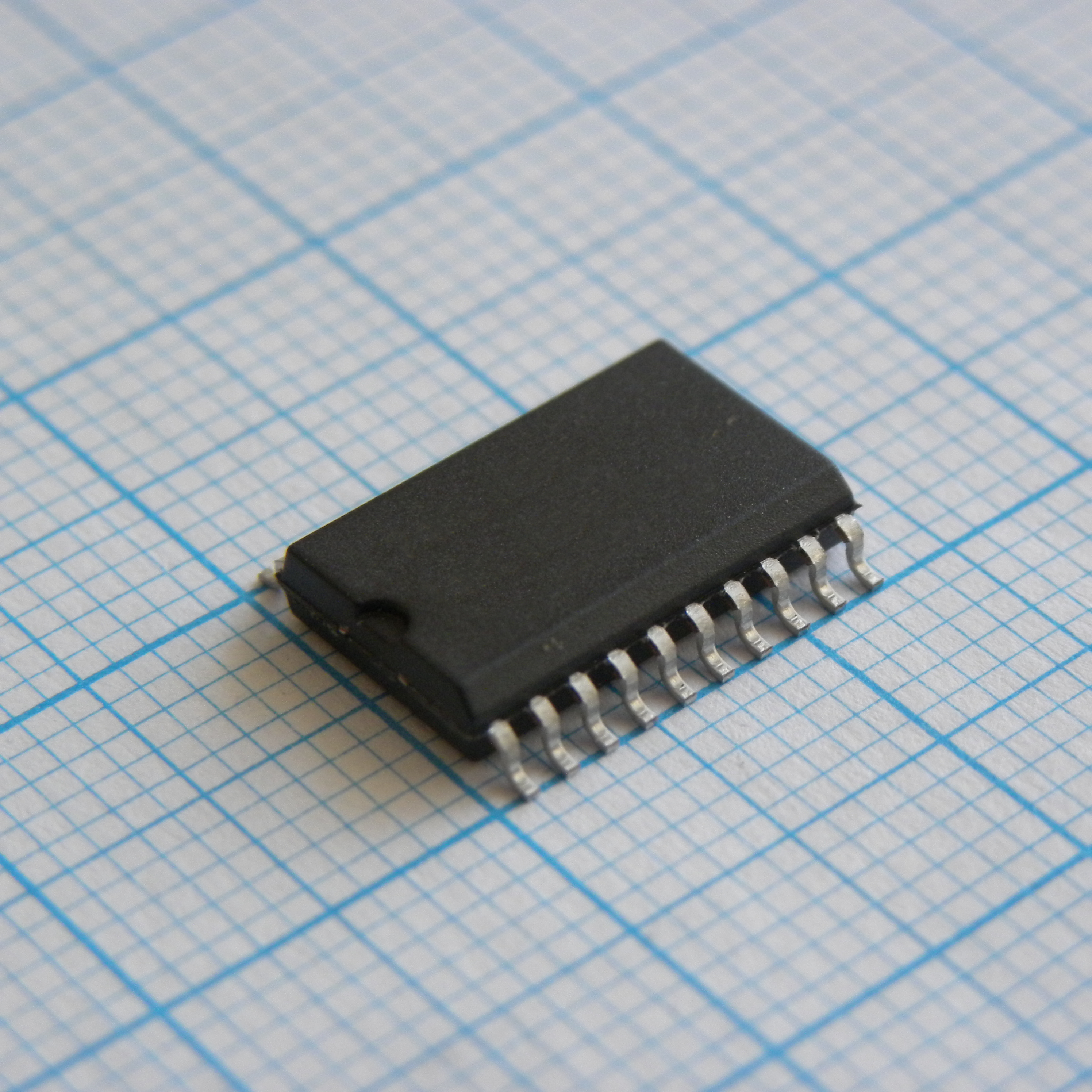 триггер D-типа   КМОП кристалл, 20SOIC