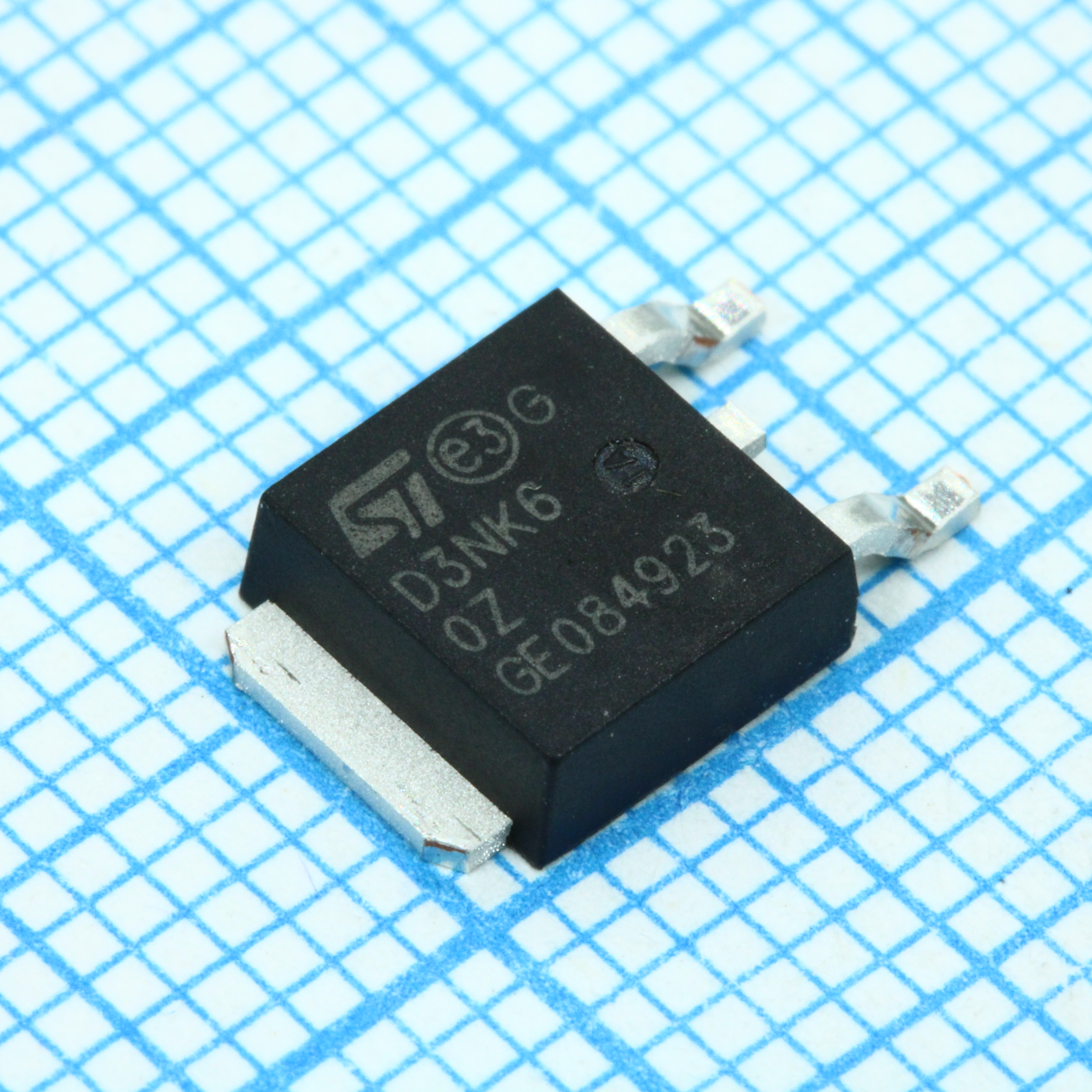 Транзистор полевой MOSFET N-канальный 600В 2.4А 45Вт
