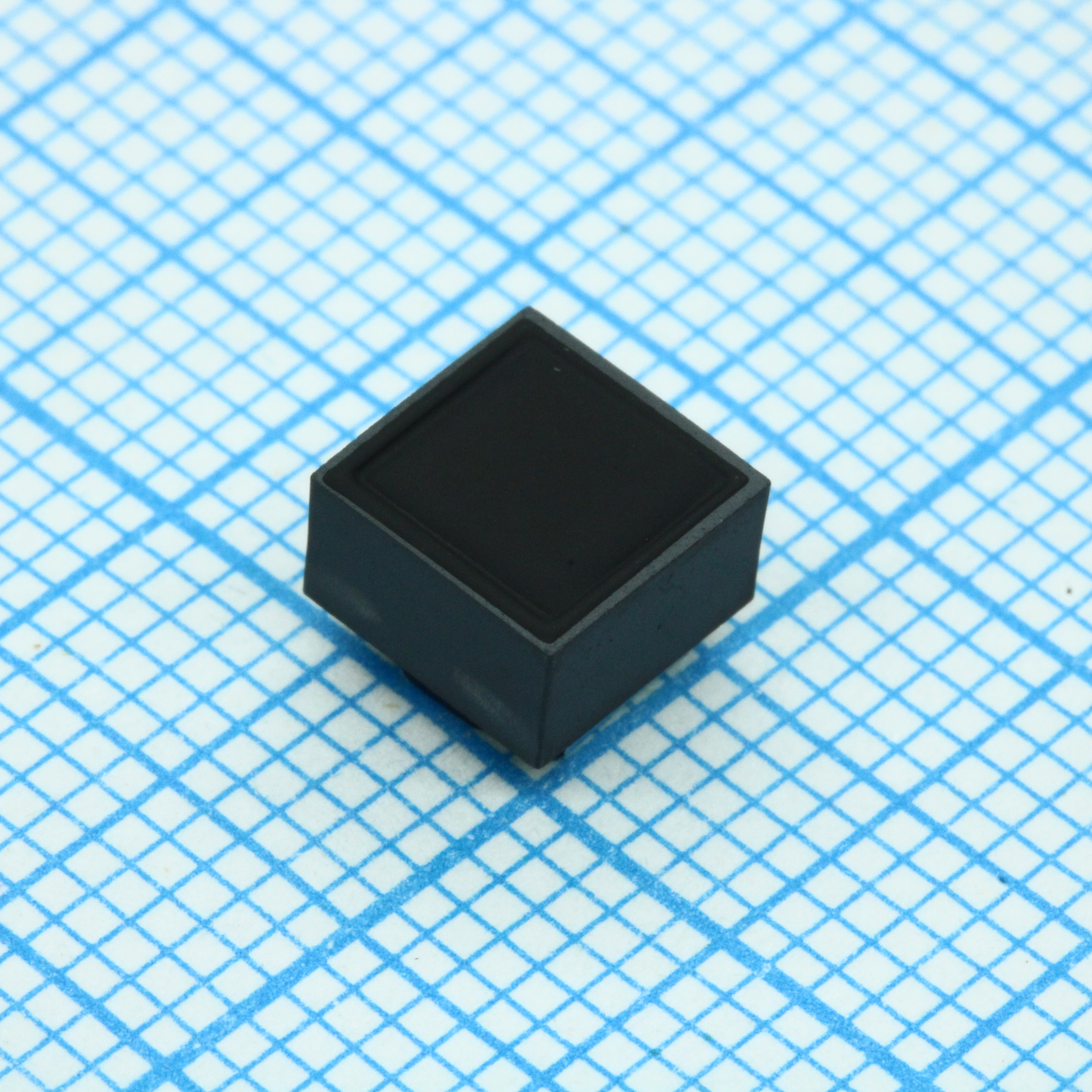 Катушка индуктивности SMD проволочная с ферритовым сердечником 1000мкГн ±20% 160мА, 4,9Ом по постоянному току, 2525 лента на катушке