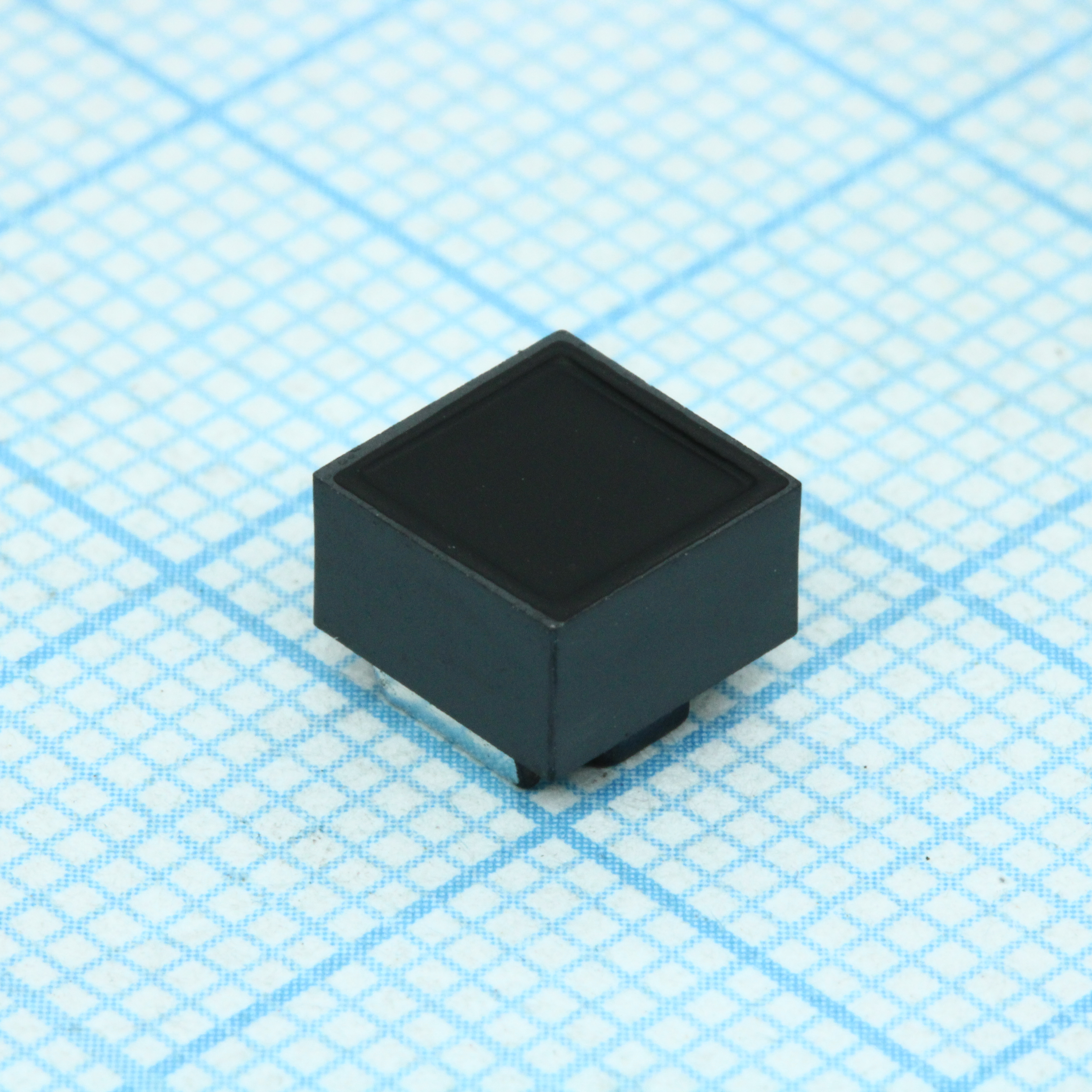 Катушка индуктивности SMD проволочная с ферритовым сердечником 330мкГн ±20% 280мА, 1,8Ом по постоянному току, 2525 лента на катушке