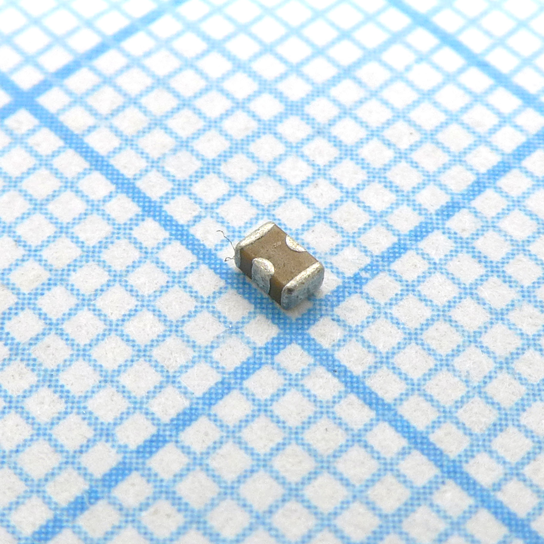 EMI фильтр емкостной 1000pF ±20% 50VDC 1A Flat Style SMD 0805 T/R