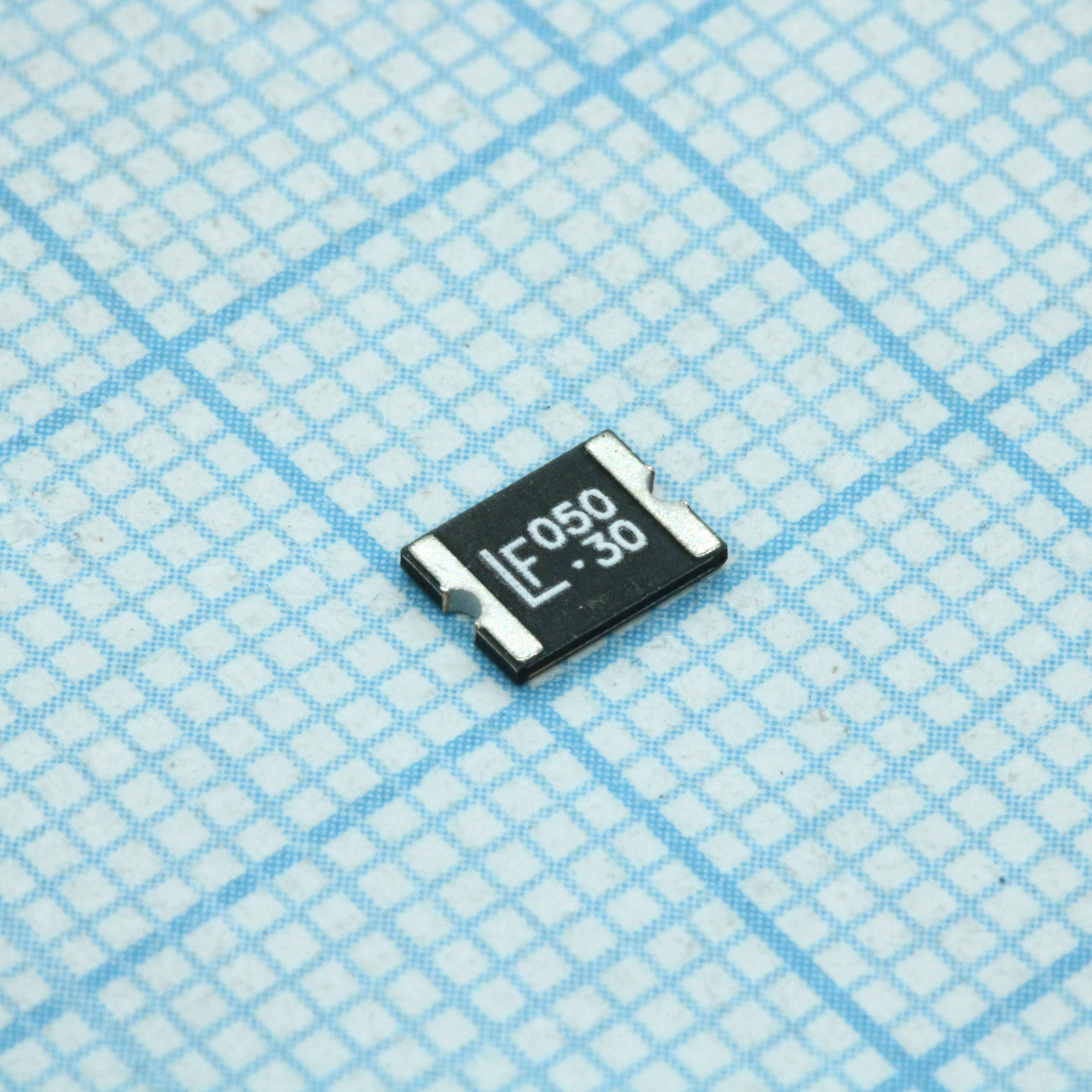 Самовосстанавливающийся предохранитель PTC 0.5A(hold) 1A(trip) 30VDC 100A 0.8W 0.15s 0.15Ohm SMD Solder Pad 1812 T/R