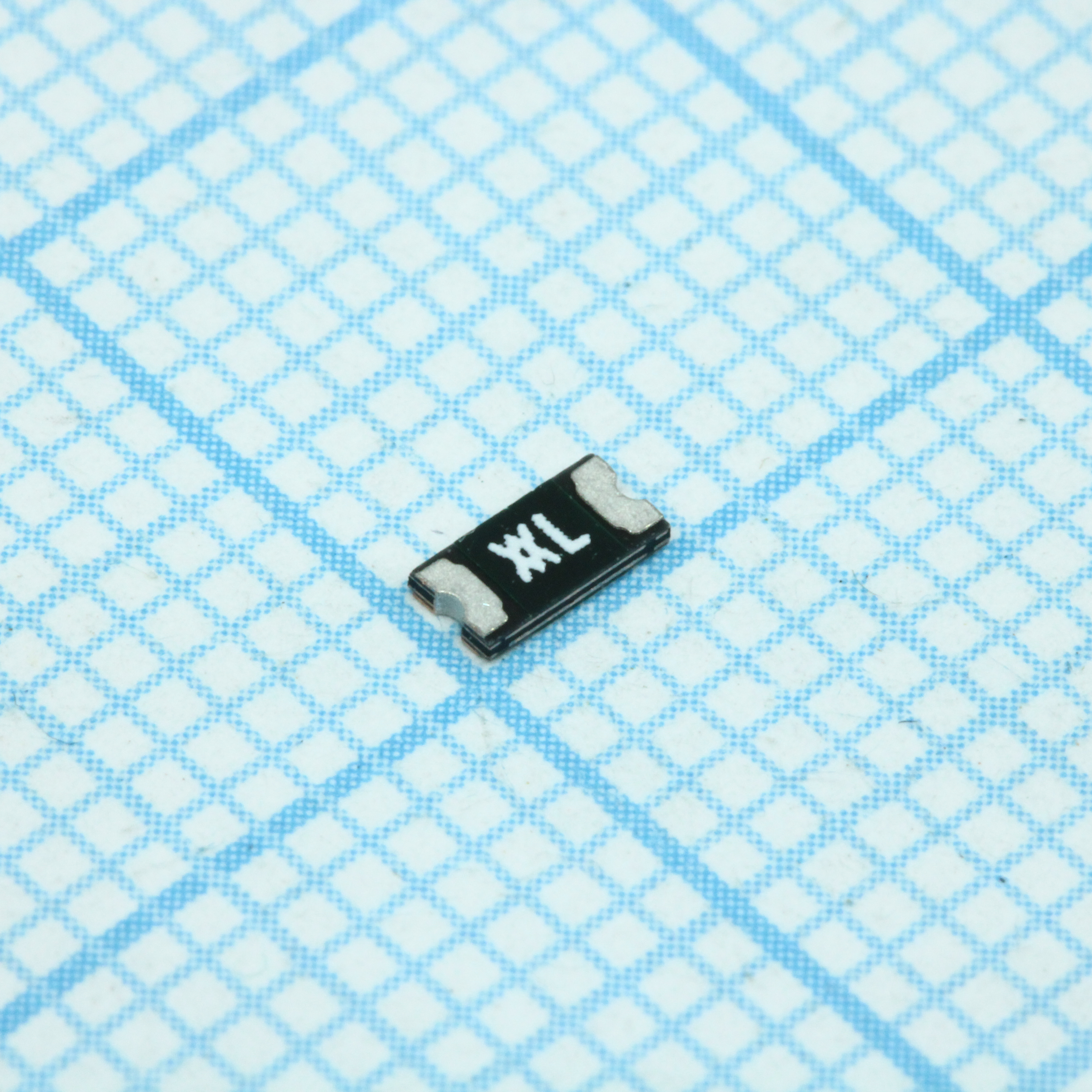 Самовосстанавливающийся предохранитель PTC 0.75A(hold) 1.5A(trip) 6VDC 100A 0.8W 0.1s 0.09Ohm для поверхностного монтажа 1206 автомобильного применения лента на катушке
