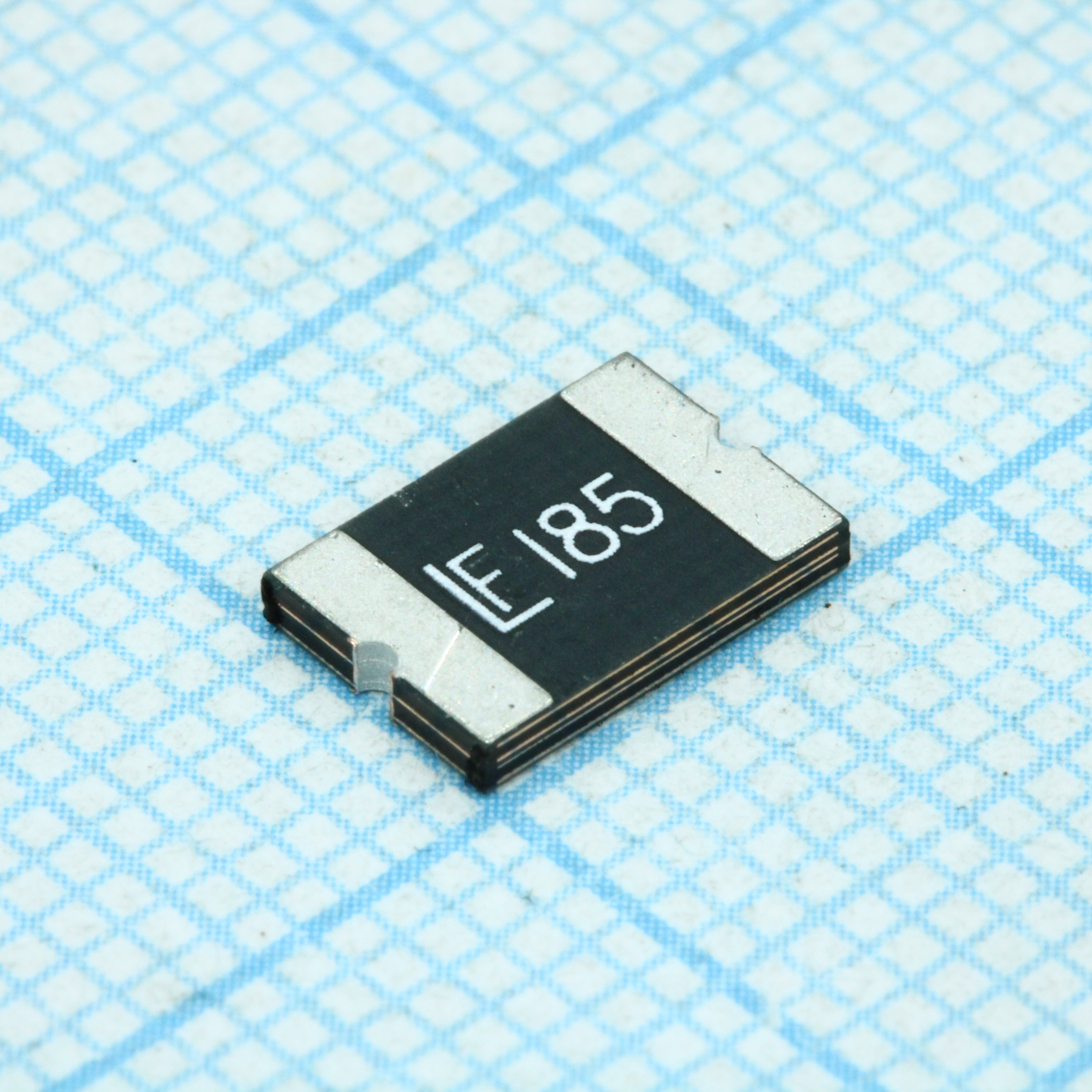 Самовосстанавливающийся предохранитель PTC 1.85A(hold) 3.7A(trip) 33VDC 40A 1.5W 2.5s 0.05Ohm SMD