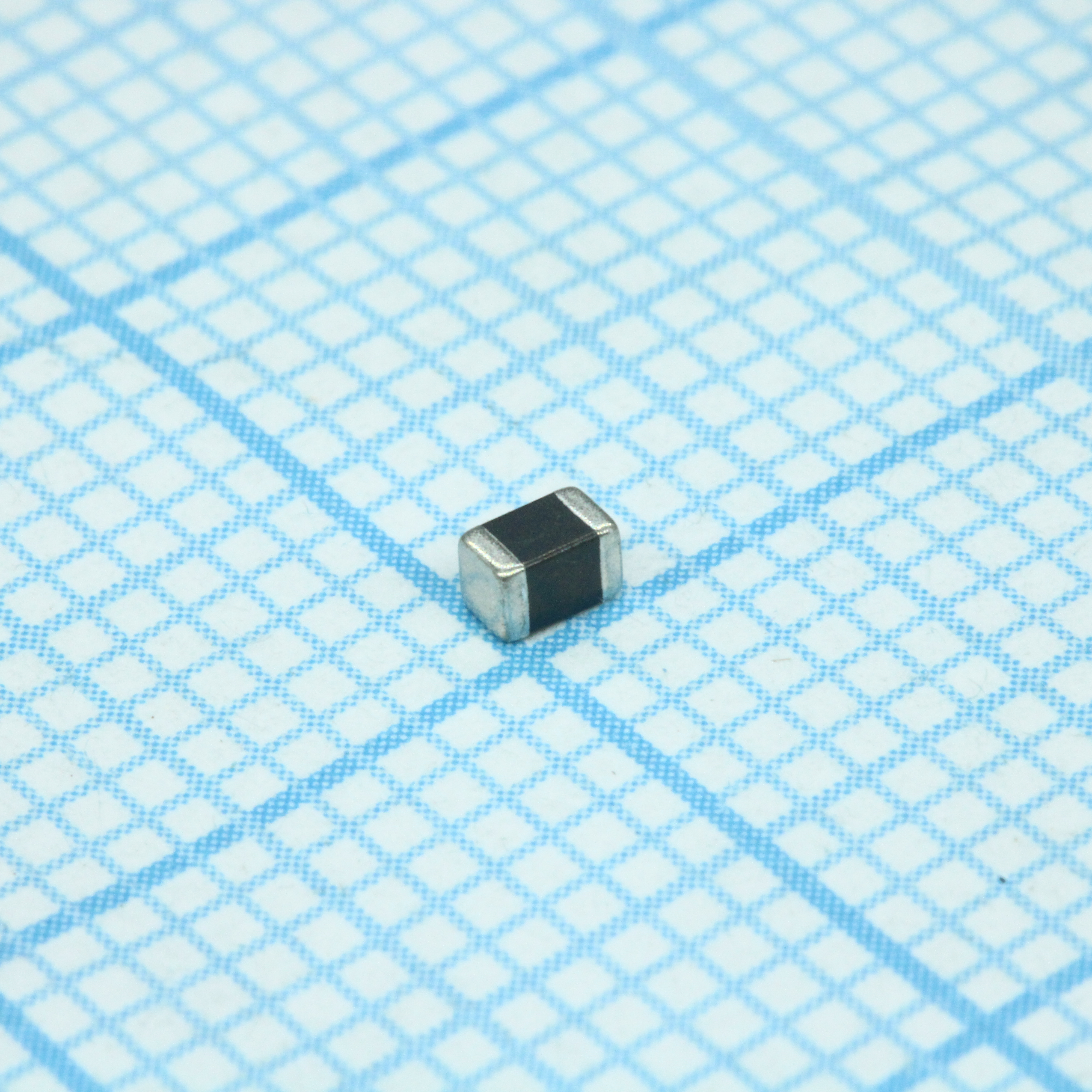 Многослойная индуктивность SMD на ферритовом сердечнике 1МГц 10мкГн ±20% 100мА 0,3Ом по постоянному току