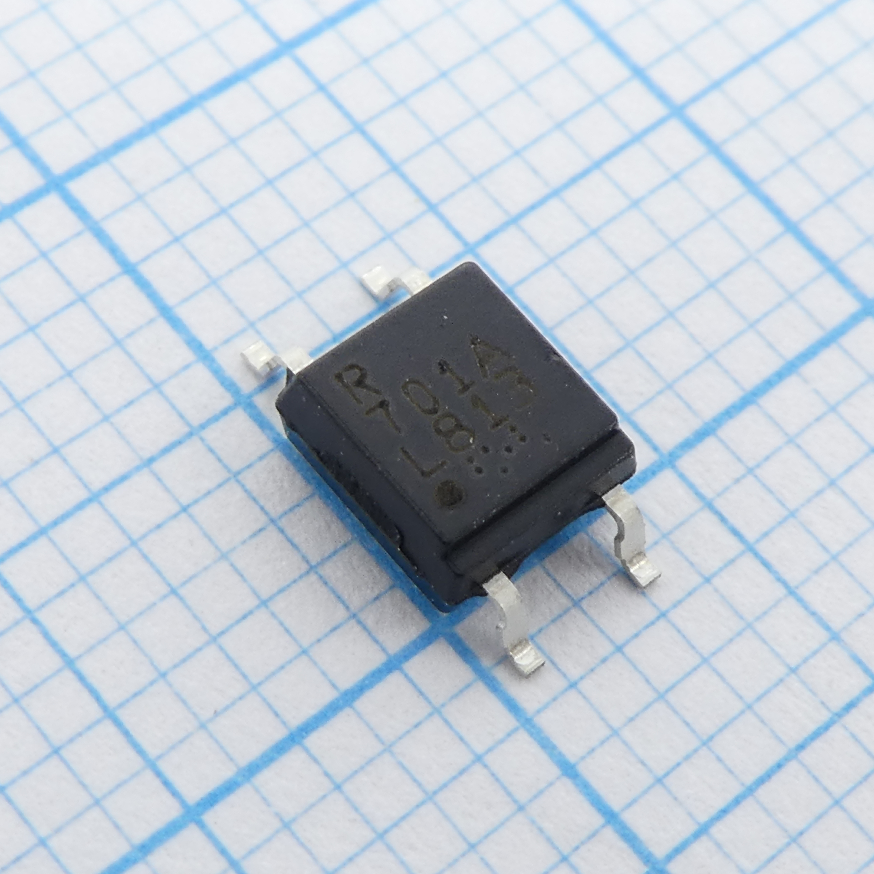 Оптоизолятор 3.75кВ транзисторный выход 4SMD