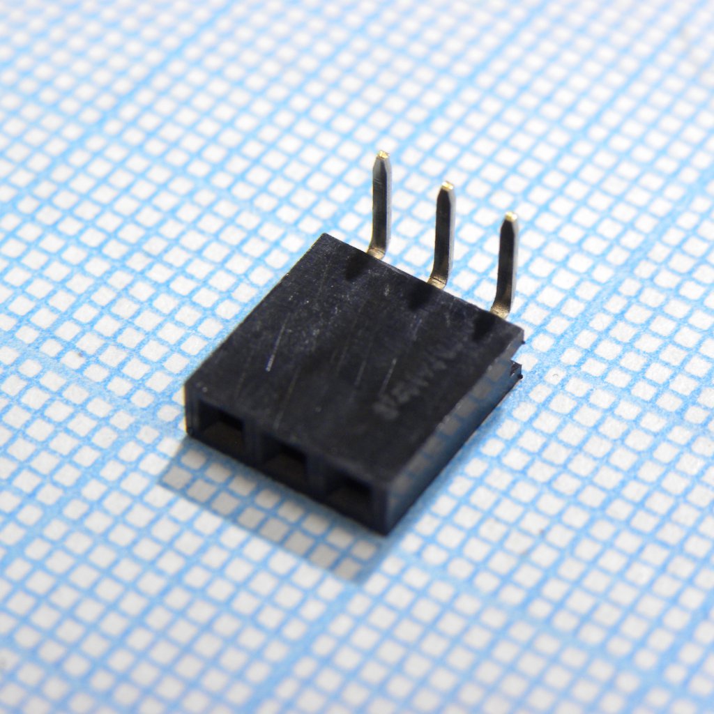 Гнездо на плату угловое 1x3 конт., шаг 2.54 мм., длина 8.5мм