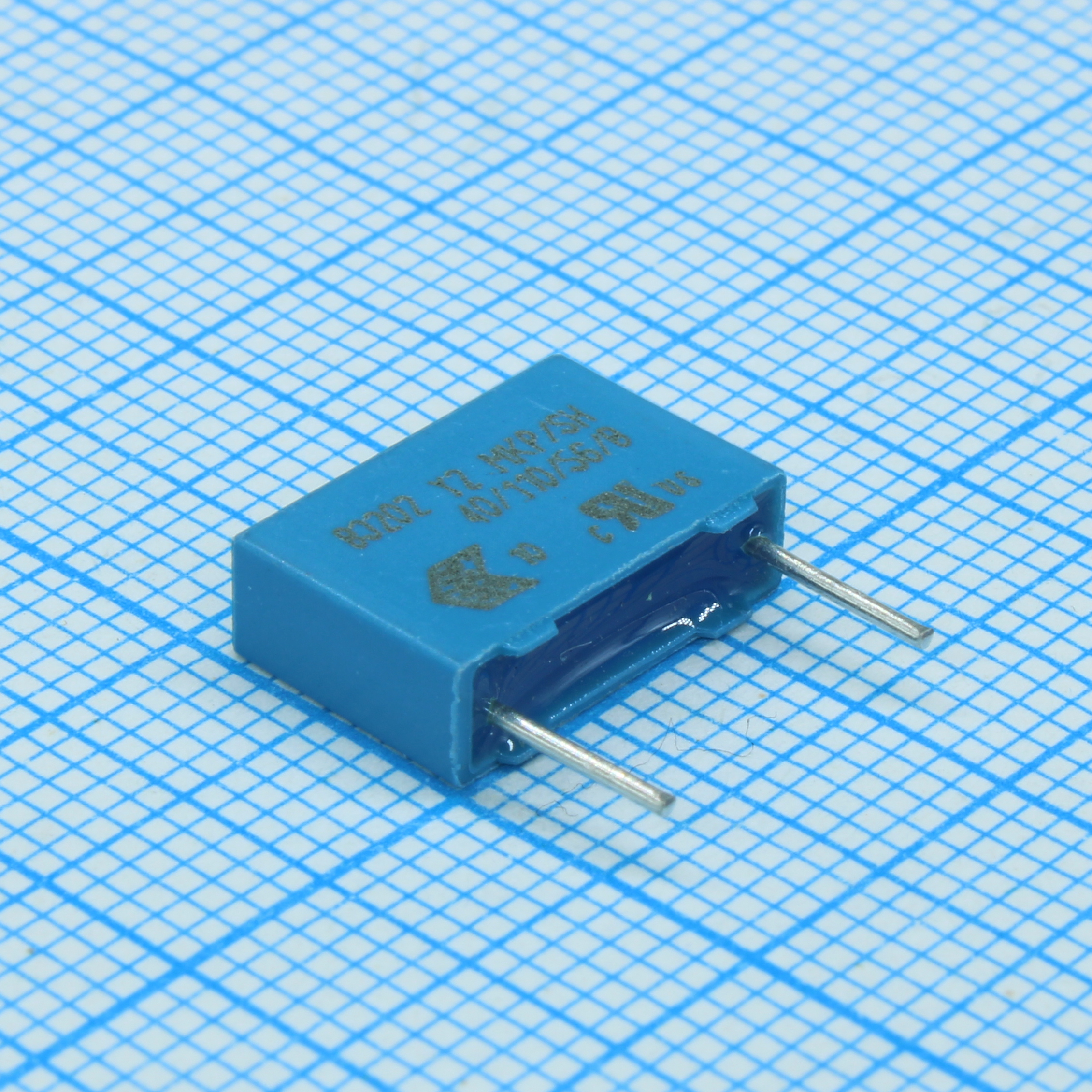 0.001мкФ ±20% 300В e:10mm (4x9x13mm) max 110°C / Y2 class / MKP / лента в коробке помехоподавляющий кондесатор