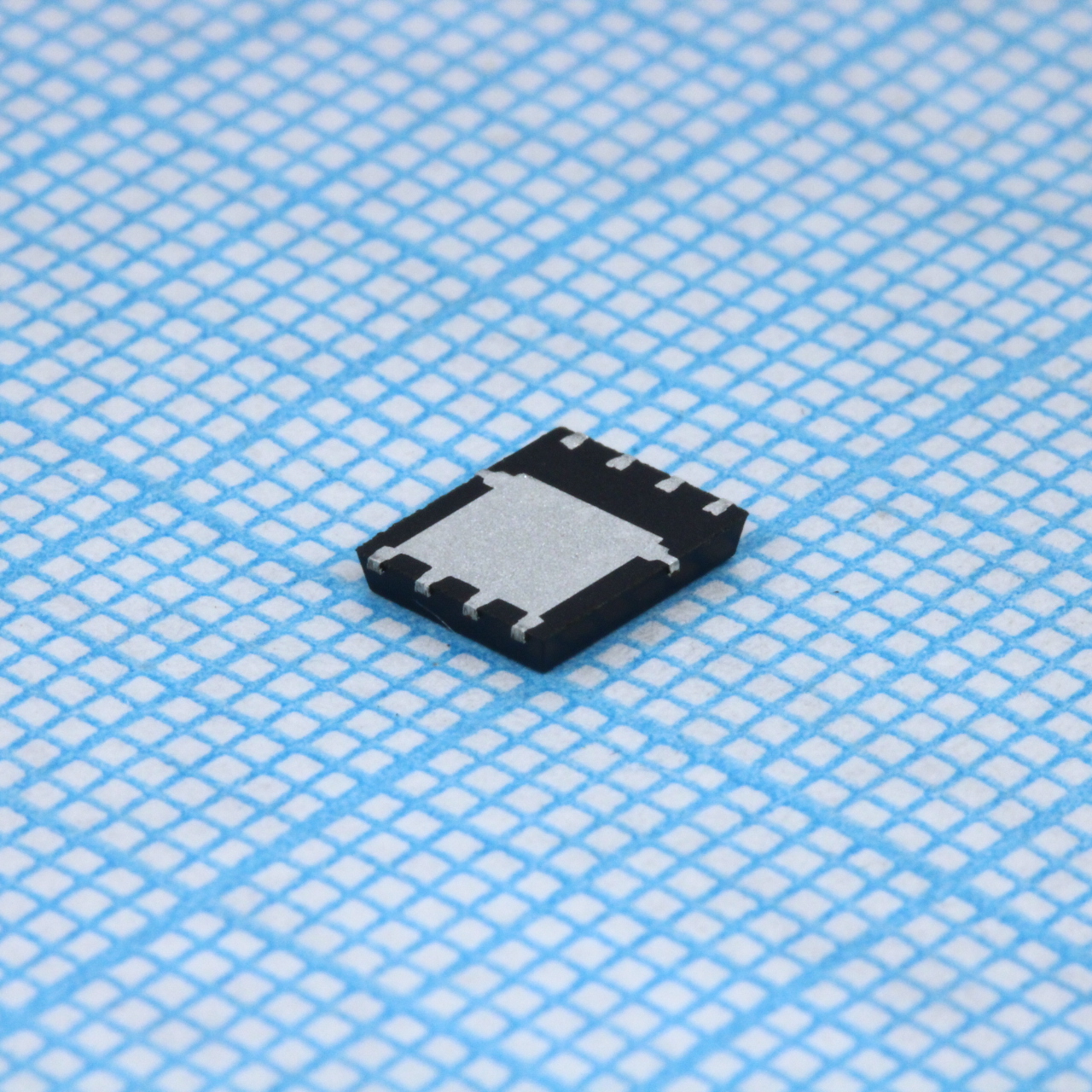 Транзистор полевой MOSFET N-канальный 30В 40A 8-Pin PQFN EP лента на катушке
