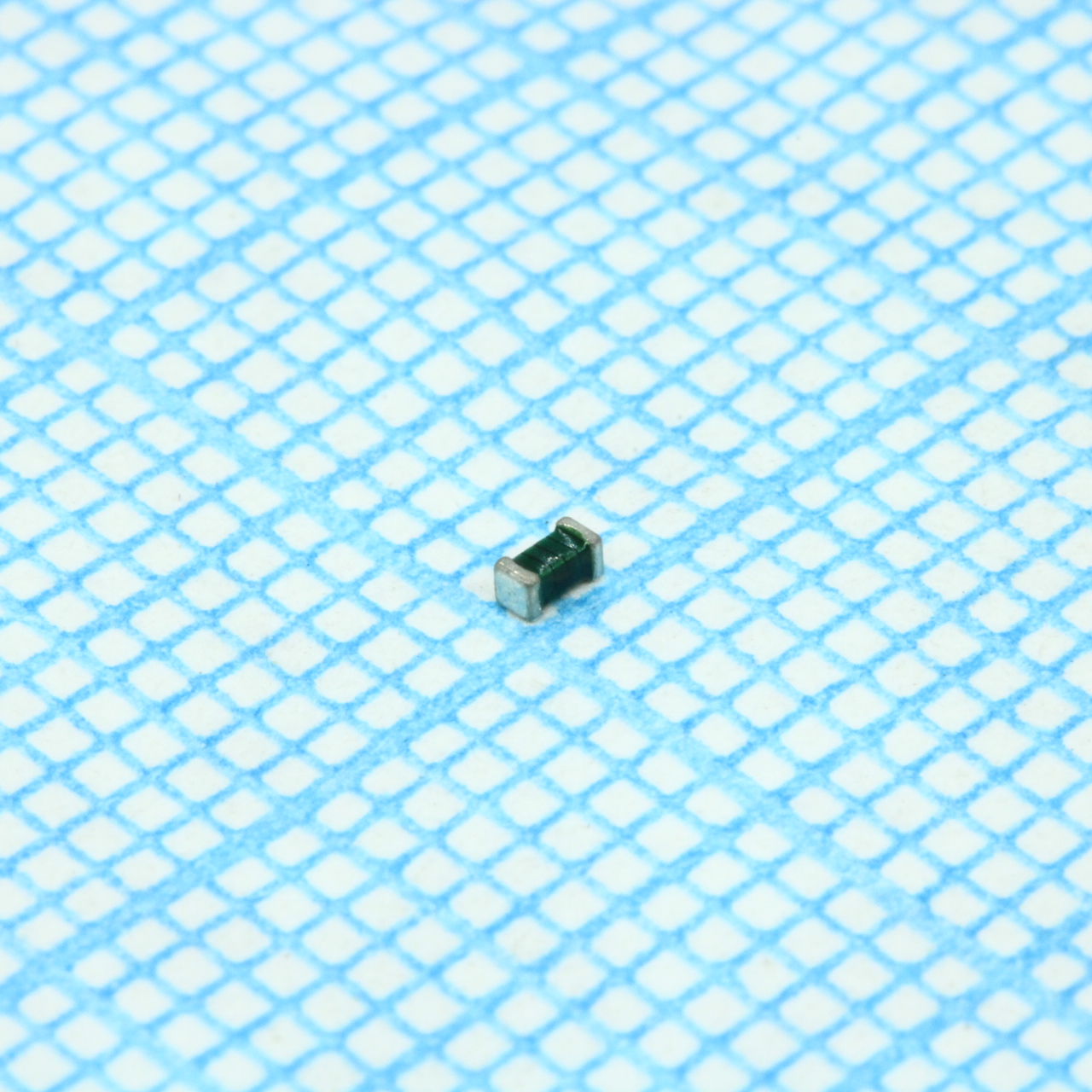 Катушка индуктивности SMD обмотка лазерной нарезки 2.7нГн±0.3нГн 100МГц 14Q-добротность керамика с медным покрытием 1.4A 40мОм 0603 автомобильного применения
