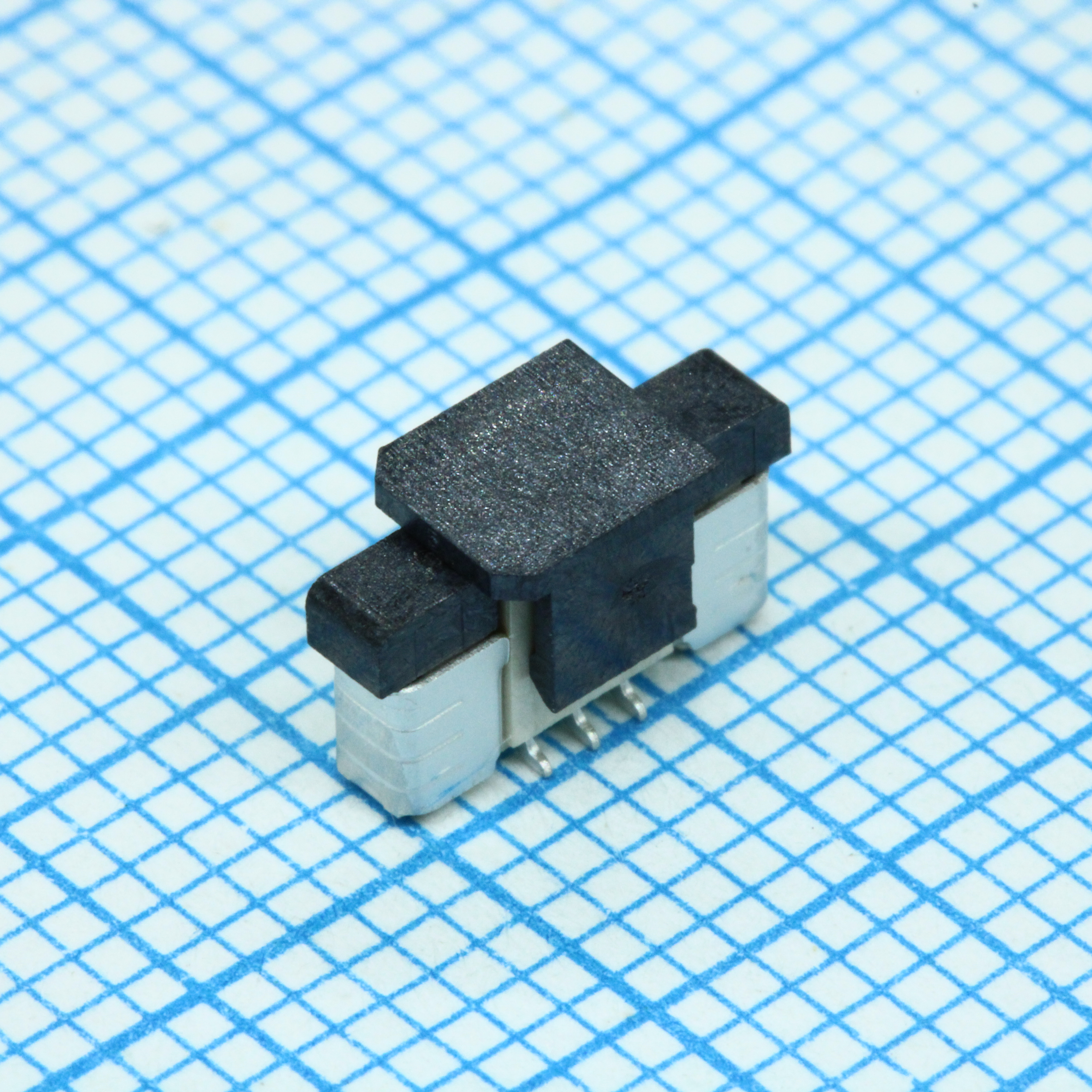 FPC разъем для шлейфа на плату, поверхностный монтаж 6pin, шаг 0.5мм (вертикальное расположение)