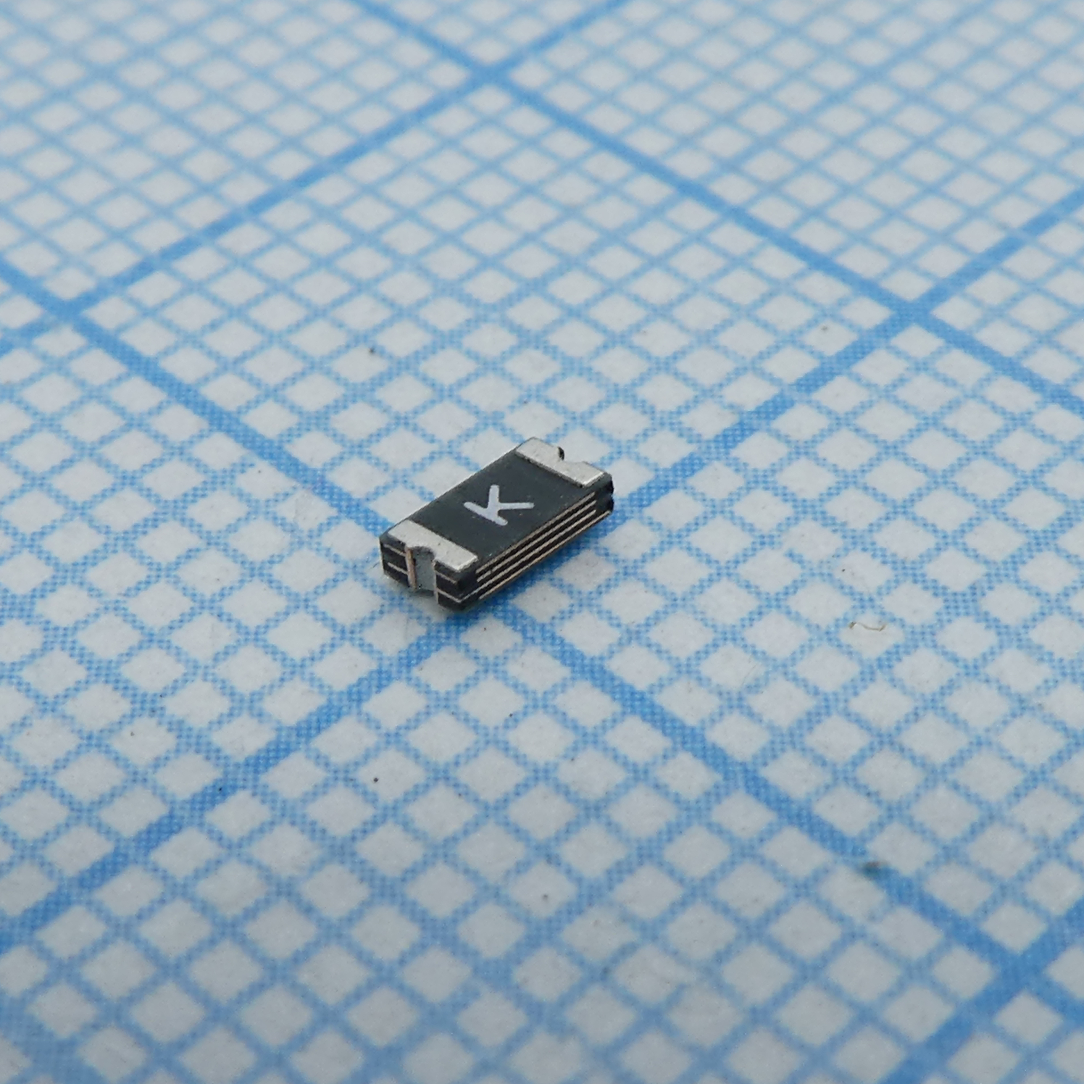Самовосстанавливающийся предохранитель PTC 1.5A(hold) 3A(trip) 8VDC 100A 0.8W 0.3s 0.04Ohm SMD Solder Pad 1206 T/R