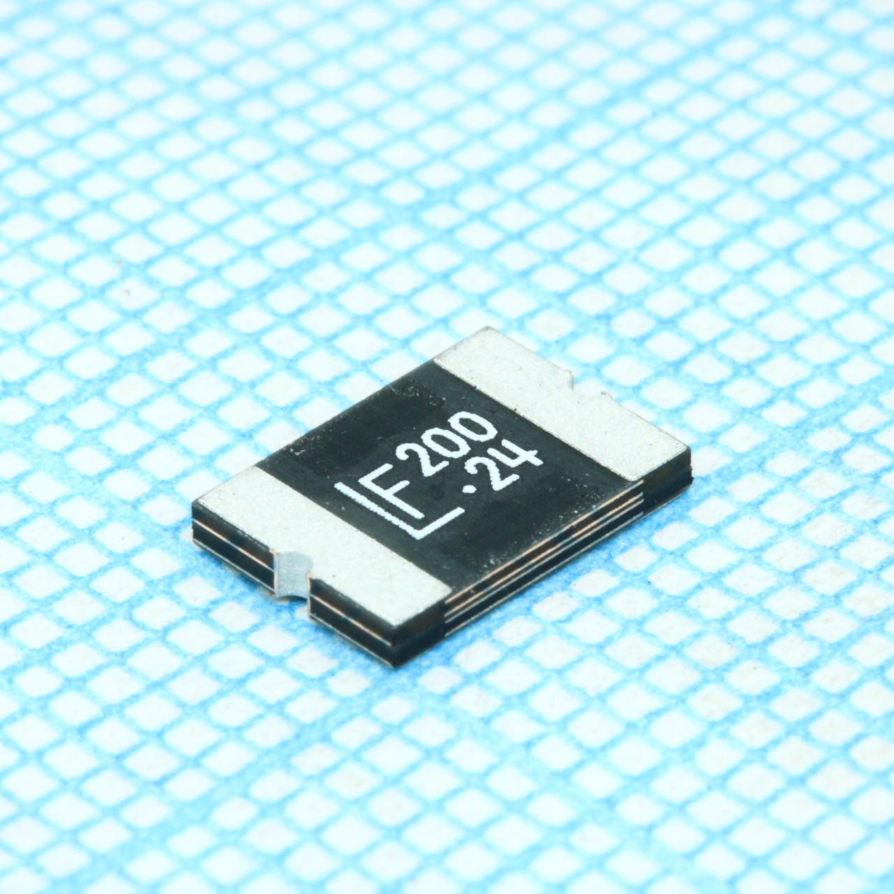 Самовосстанавливающийся предохранитель PTC 2A(hold) 4A(trip) 24VDC 40A 1.5W 5s 0.05Ohm SMD