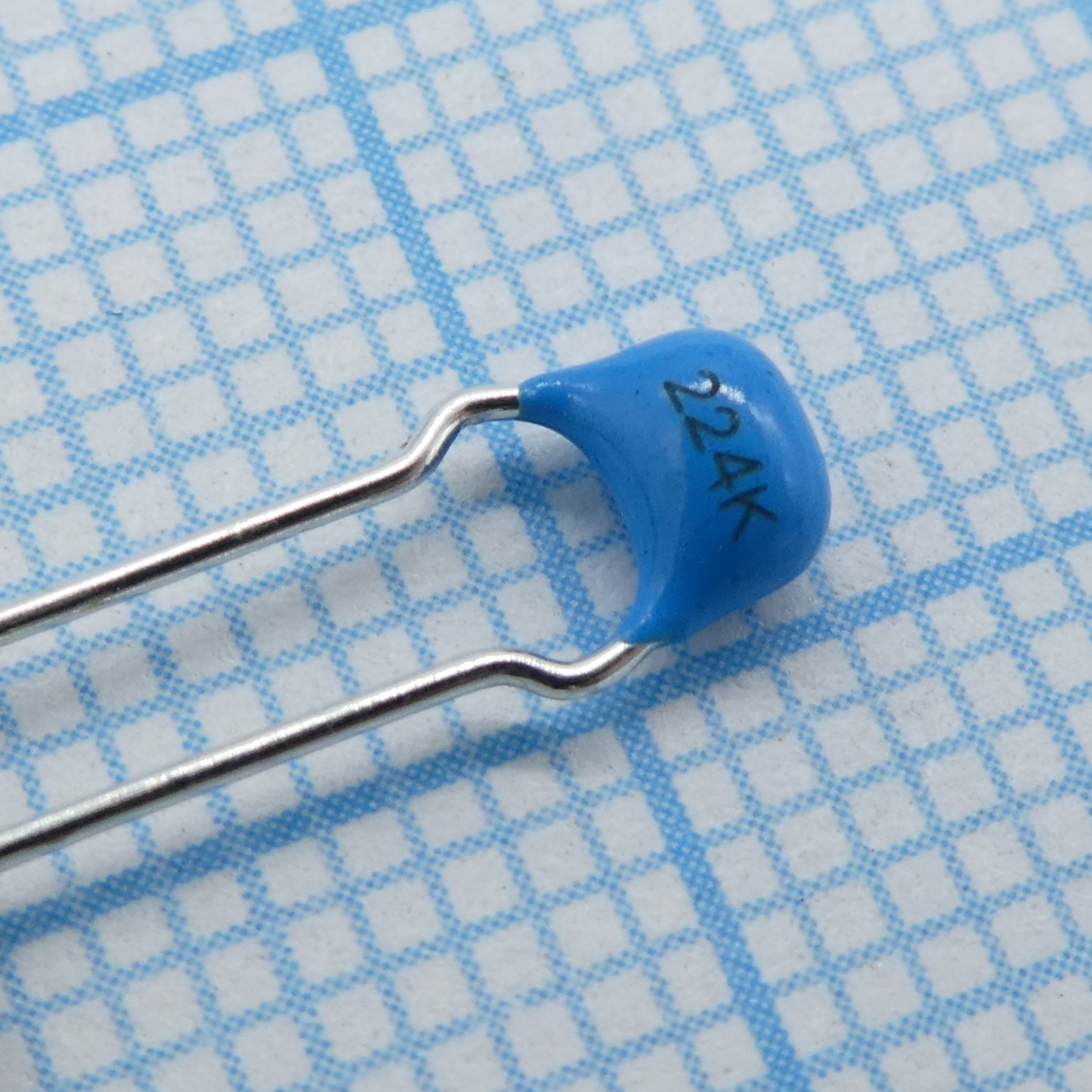 Многослойный керамический конденсатор 0.22uF ±10%, 50V, X7R, радиальные выводы 2.5mm, на ленте