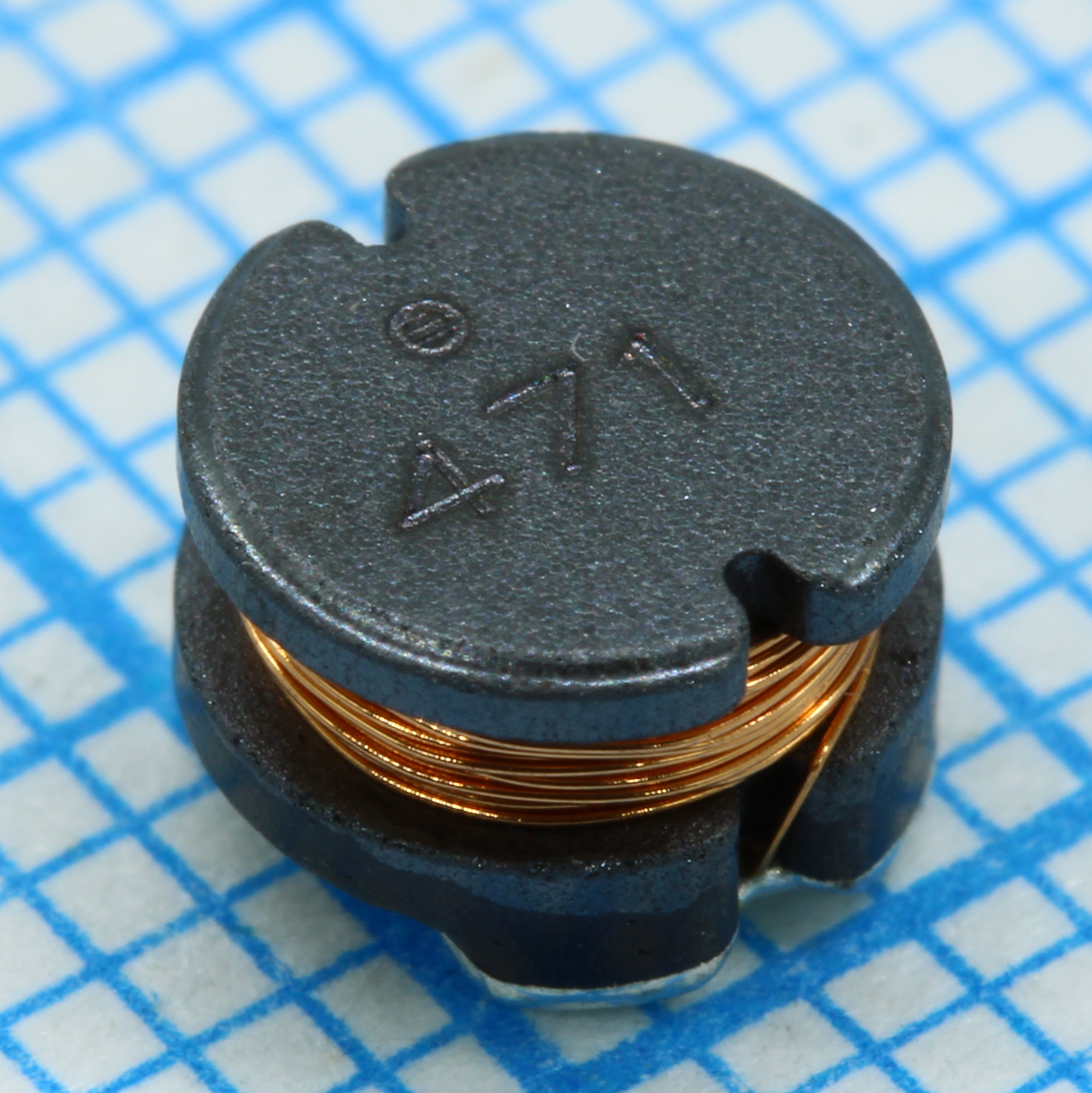 Катушка индуктивности SMD силовая проволочная 470мкГн ±10% 1кГц 29Q-добротность феррит 0.15A 4.55Ом автомобильного применения лента на катушке