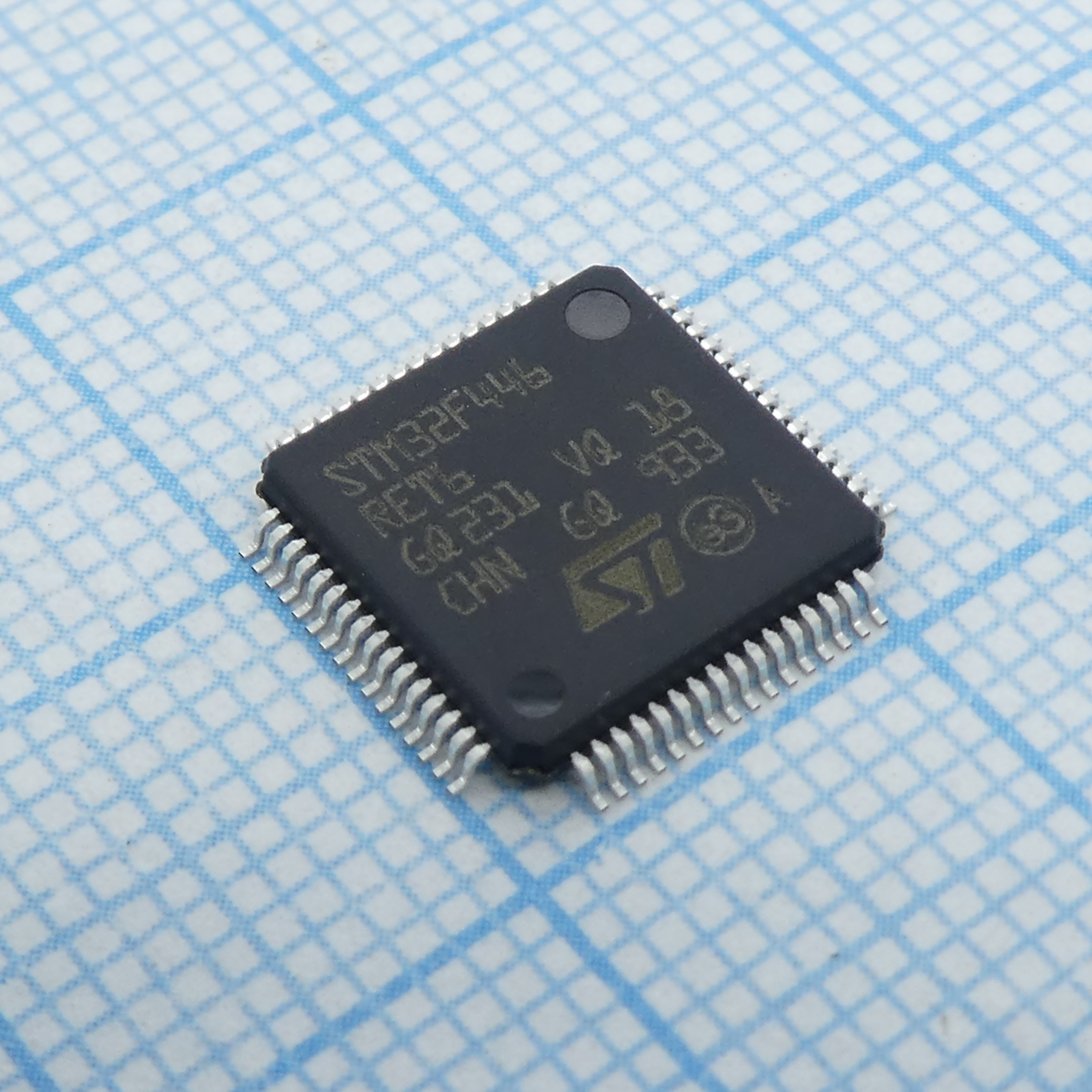 Микроконтроллер STM 32-бит ядро ARM Cortex M4 RISC 512кБ Флэш-память 2.5В/3.3В медицинского применения 64-Pin LQFP лоток