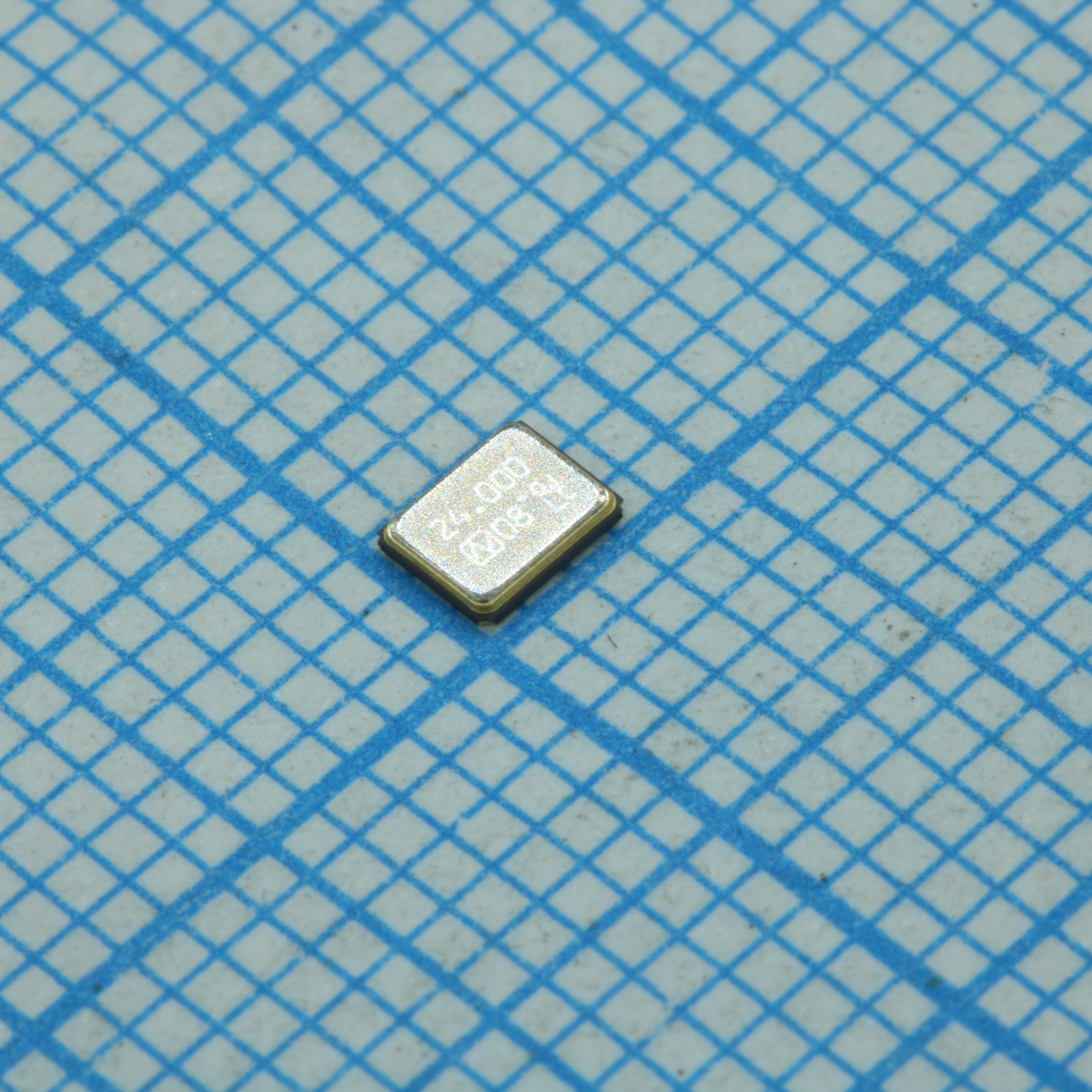 Резонатор кварцевый SMD 3.2*2.5*0.55мм, -40...+85°C, 8пФ, 16МГц