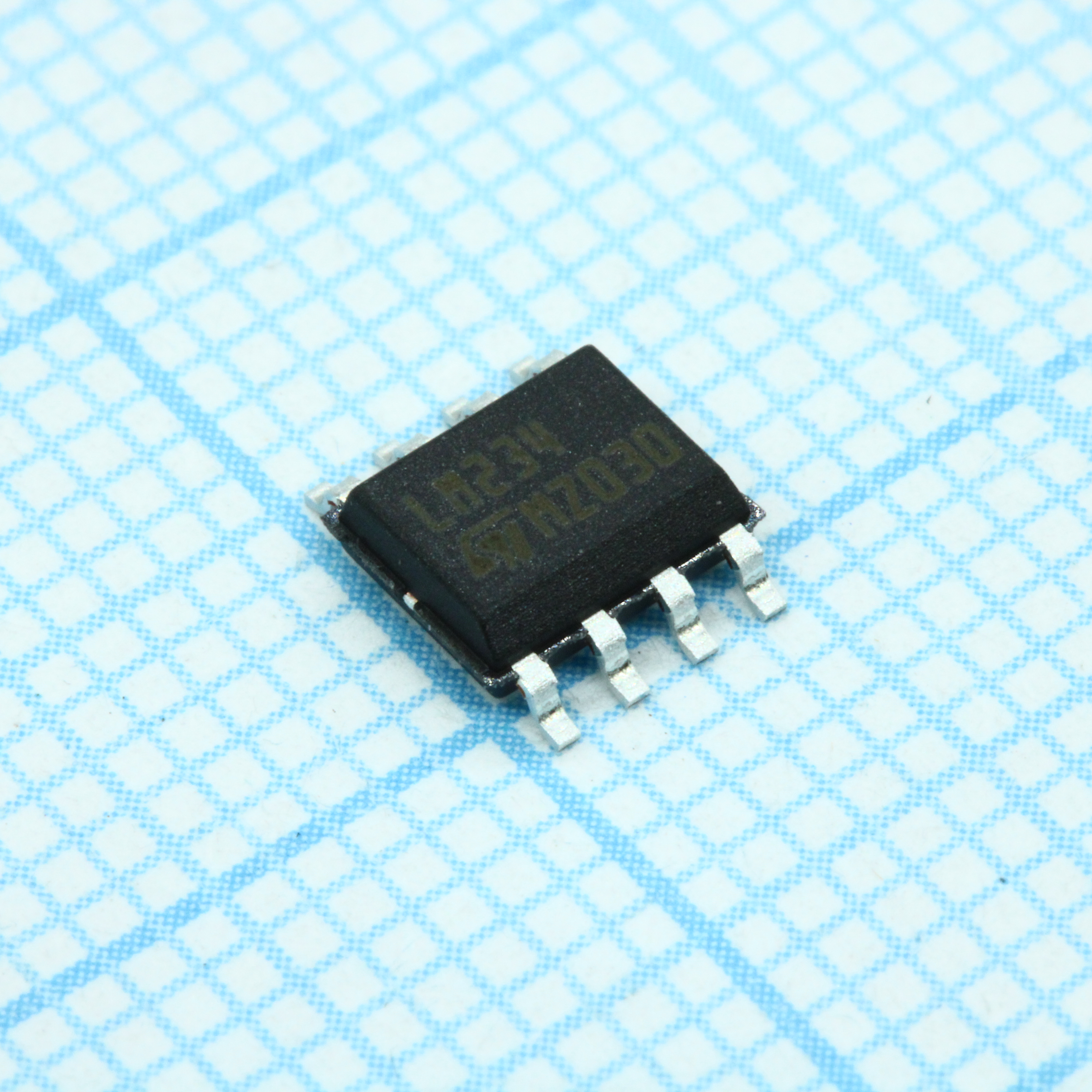 Источник постоянного тока 3% 8SOIC