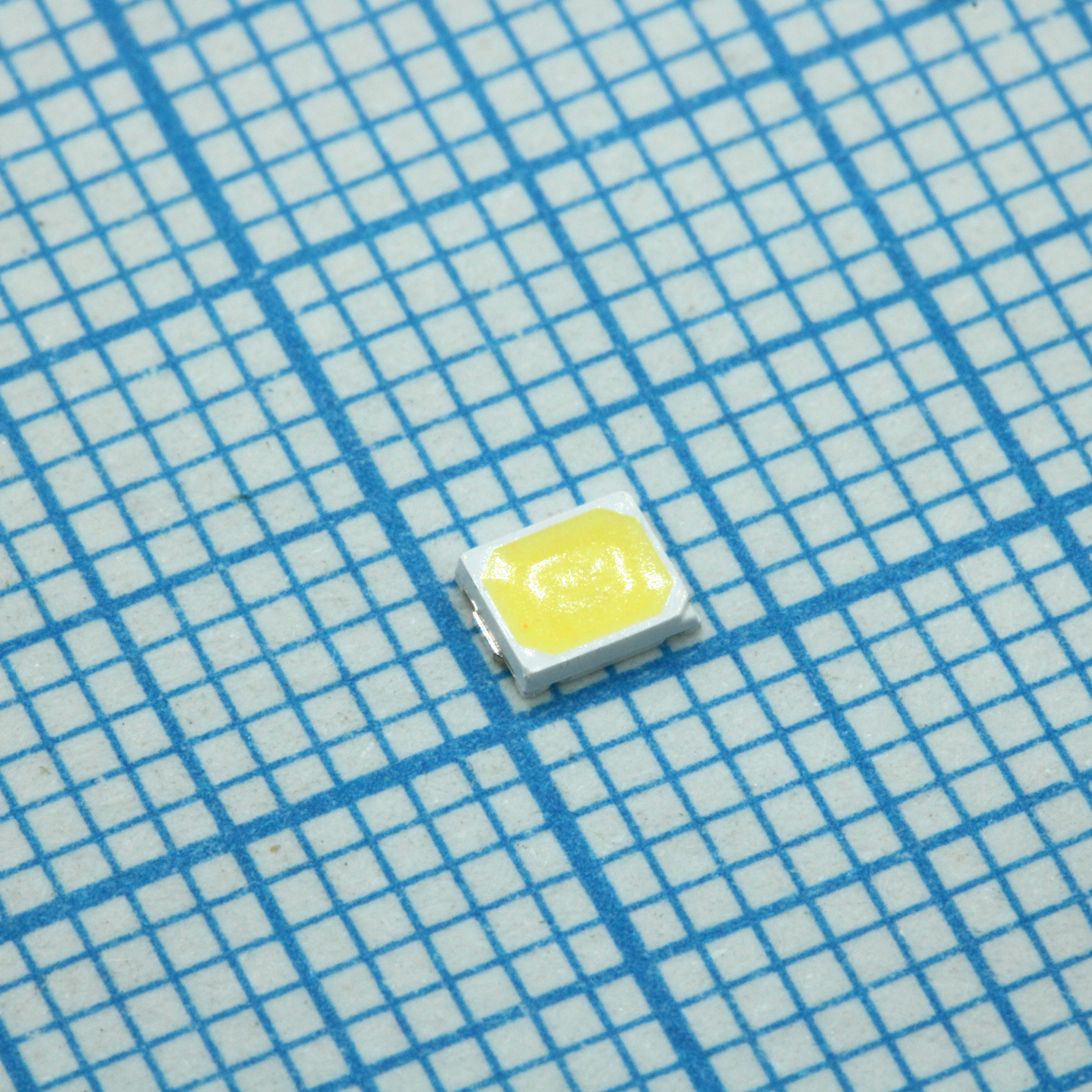 Светодиод smd 2.8x3.5x0.7мм/ белый/ 5700K/ 3,1В/ 31Лм @ 60мА или 73Лм @ 150мА/ Ifmax=150мА/0.2-0.5Вт/ CRI=80/ Rthj-s=26°C/W/ 120°