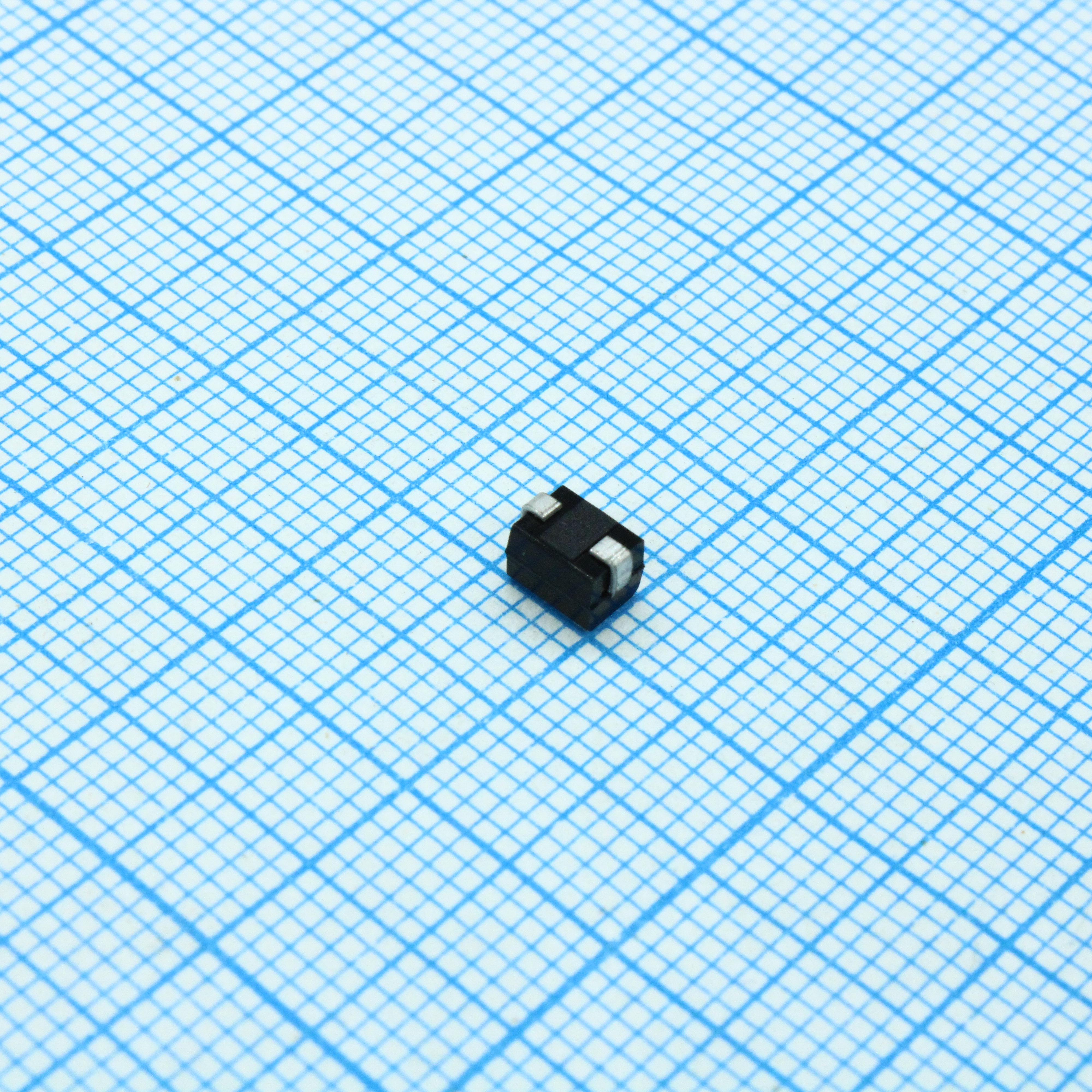 Катушка индуктивности SMD проволочная 1000мкГн ±10% SRF 2.5МГц 20Q-добротность, феррит, 30мА, 40Ом DCR