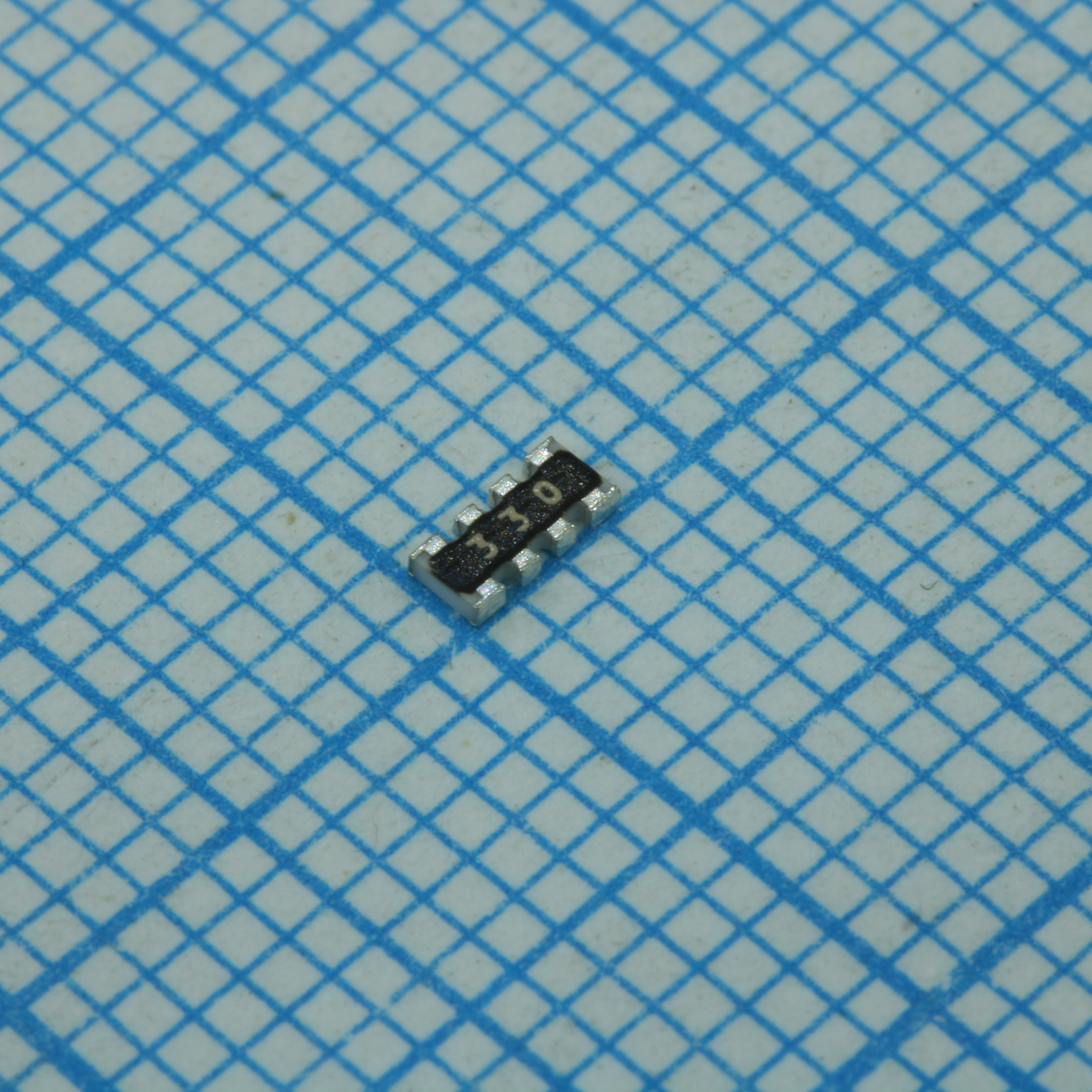 Резисторная сборка SMD 1206 4 резисторов по 33Ом