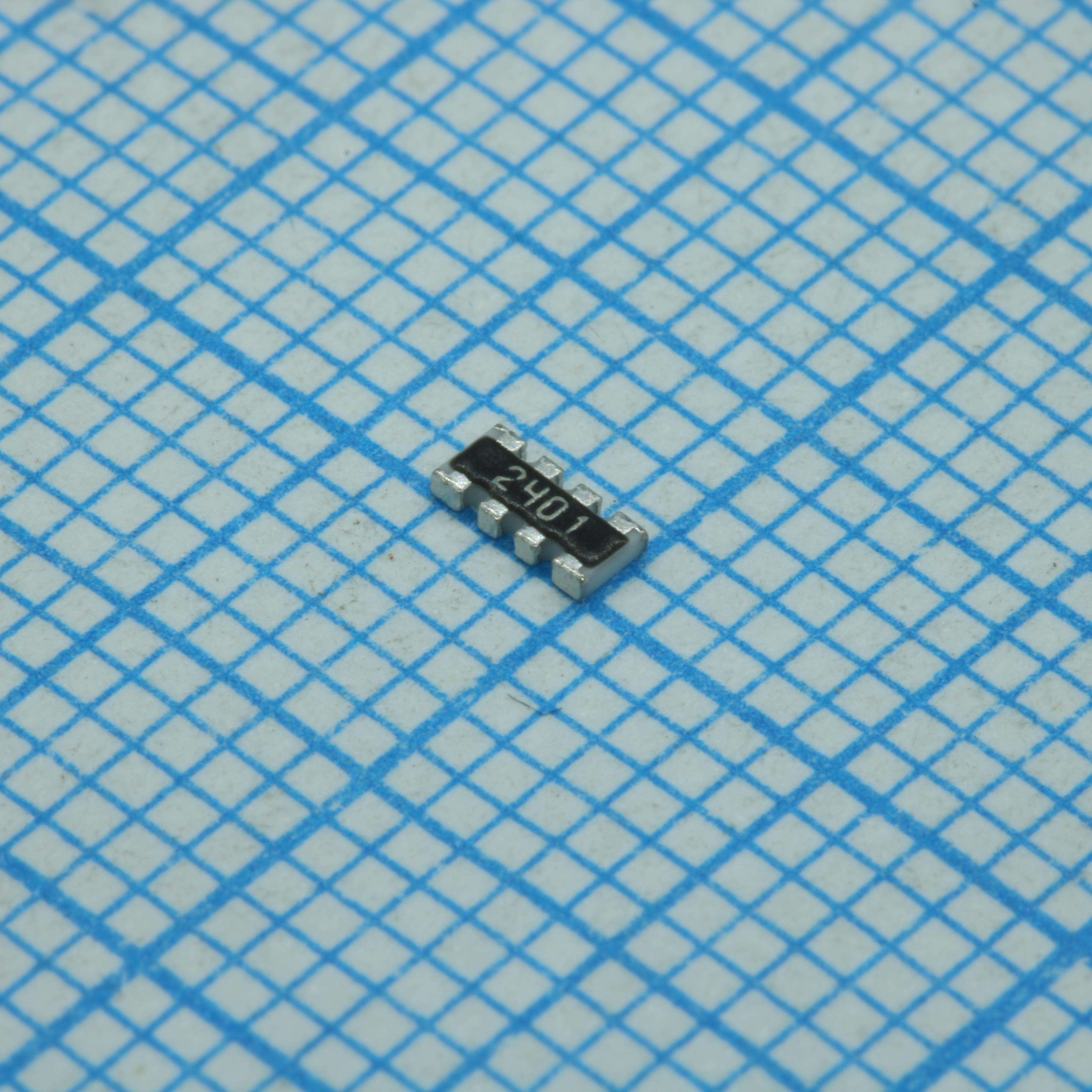 Резисторная сборка SMD 1206 4 резисторов по 2.4кОм