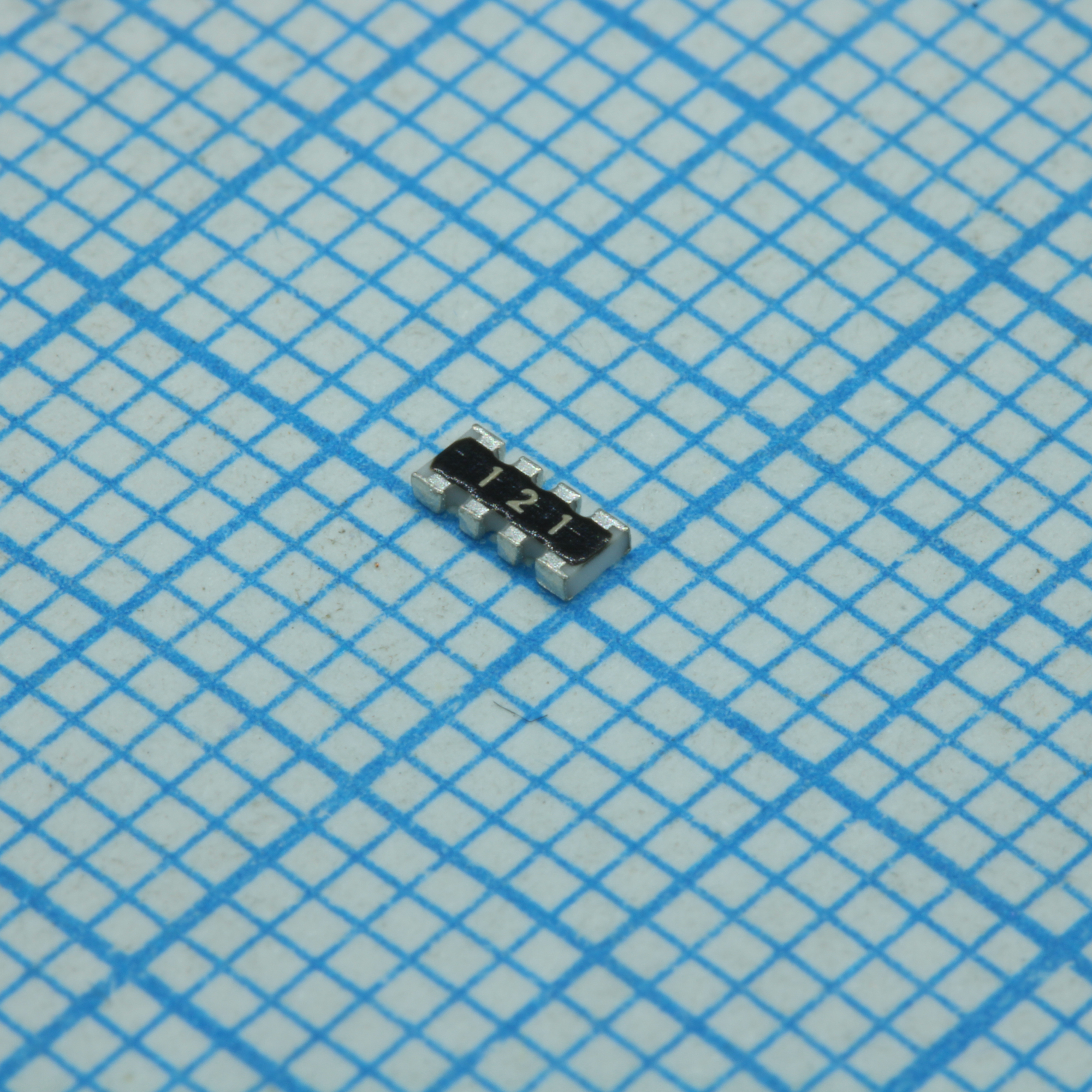 Резисторная сборка SMD 1206 4 резисторов по 120Ом 5%