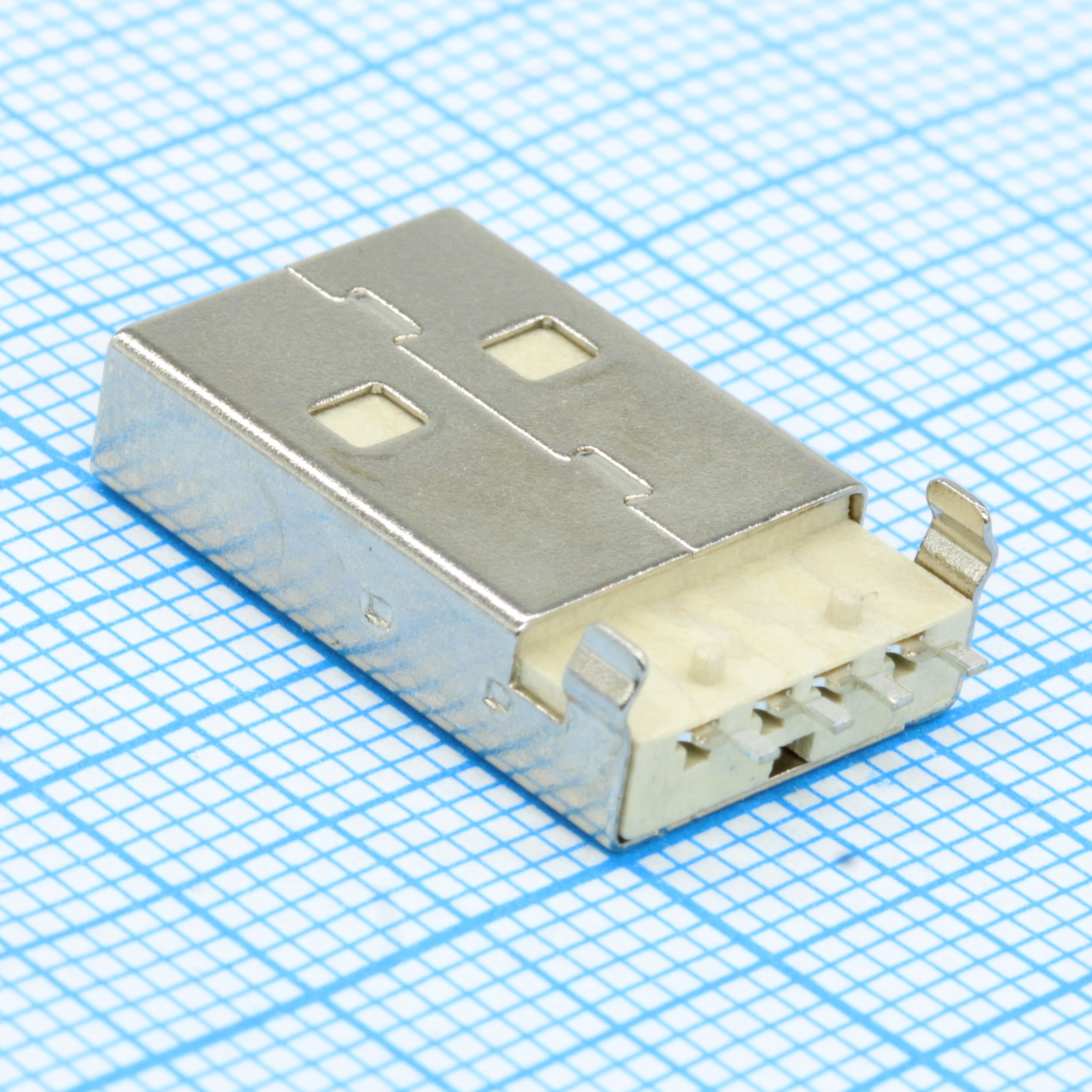 Разъем USB A вилка угловая на плату, белый изолятор, монтаж SMT
