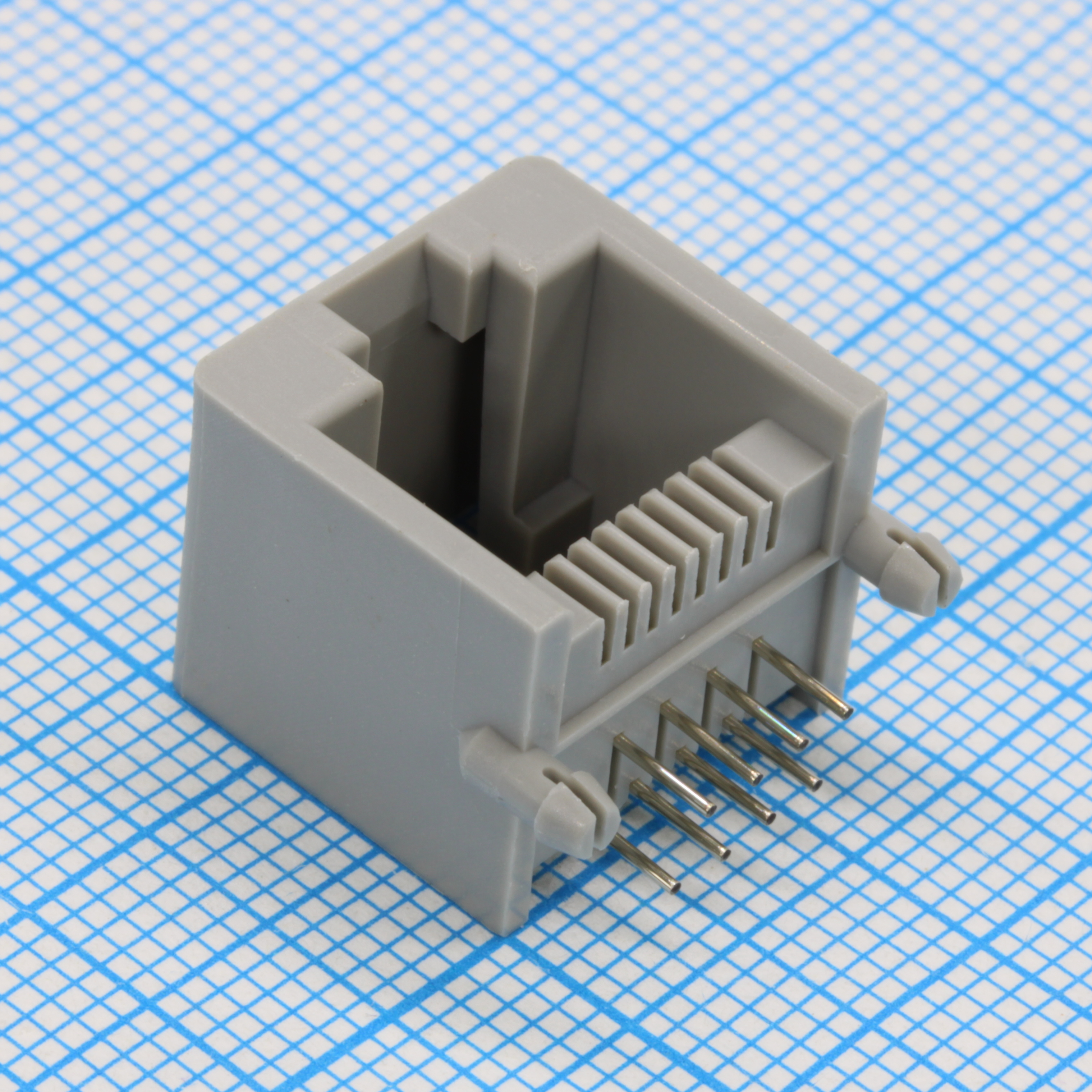 Розетка 8P8C (RJ45) на плату угловая, с ушами, цвет серый