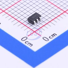 Линейный стабилизатор с низким падением напряжения 1.8В