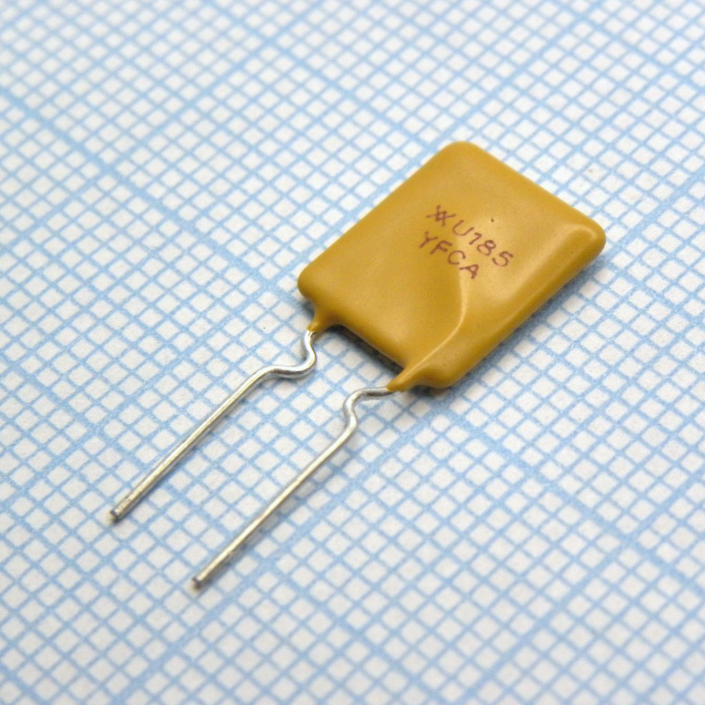 Самовосстанавливающийся предохранитель PTC 1.85A(hold) 3.7A(trip) 30V 100A 1W 8.7s 0.03Ohm Radial 10.2 X 3 X 15.7mm Bag