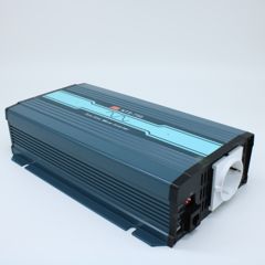 DC-AC, 750Вт, Рпик=1125Вт(10сек), Uвх=10…16.5В DC, Uвых=200/220/230/240В АС 50Гц, КГИ<3%, КПД 90%, изоляция 3000В AC, в кожухе 270х158х67мм, -25…+70°С, RS-232/RJ11, выход розетка EU