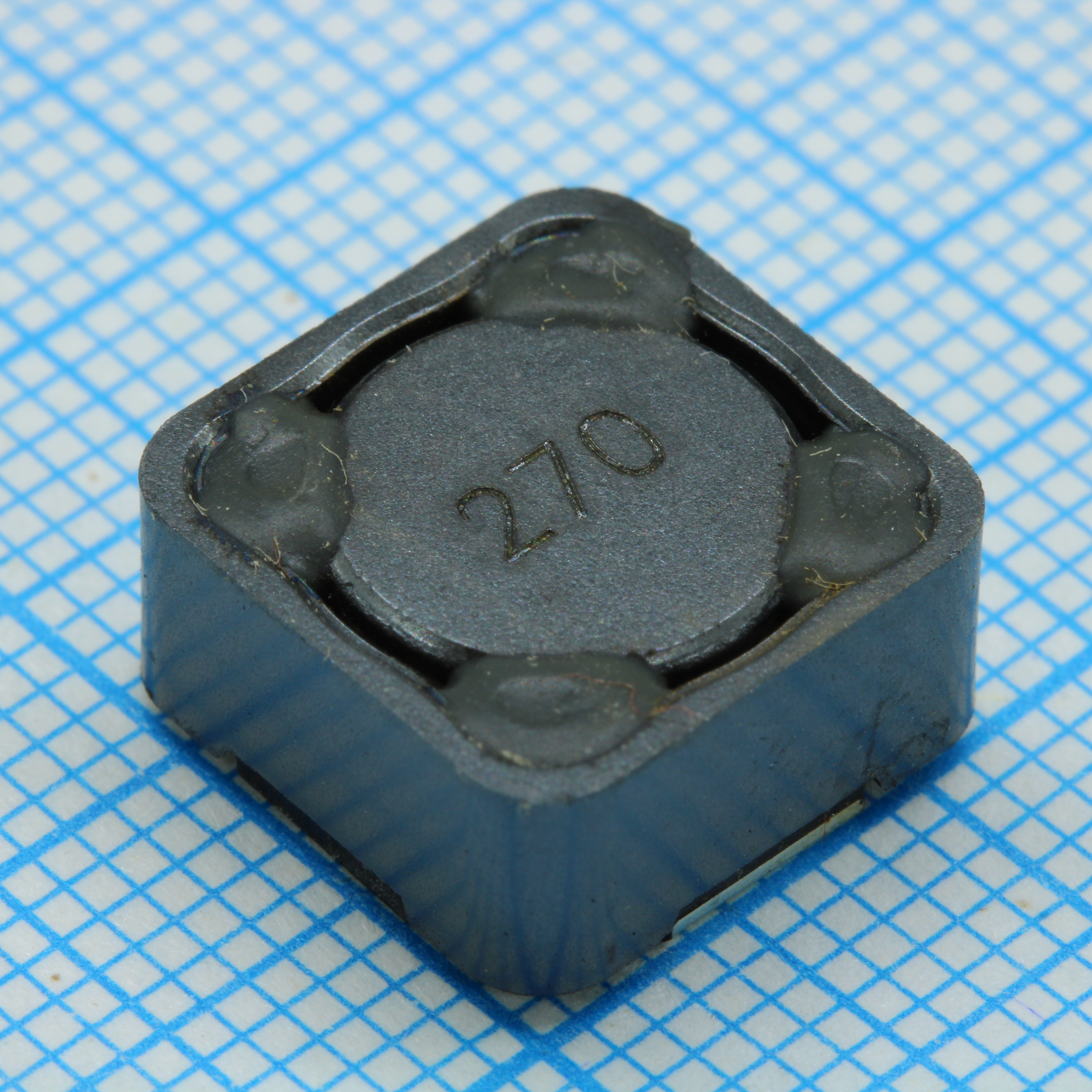 Индуктивность SMD силовая экранированная проволочная 27мкГн ±20% 1кГц 26Q-Фактор феррит 3.6A 45мОм по постоянному току лента на катушке