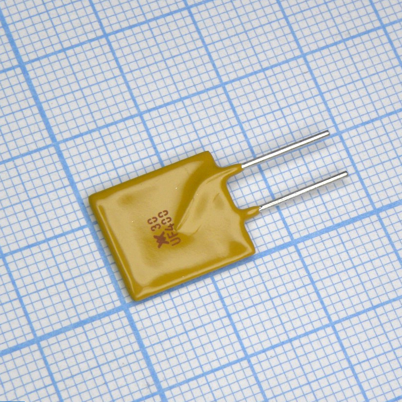 Самовосстанавливающийся предохранитель PTC 4A(hold) 8A(trip) 30V 100A 2.5W 12.7s 0.01Ohm Radial 14 X 3 X 19.3mm Bag