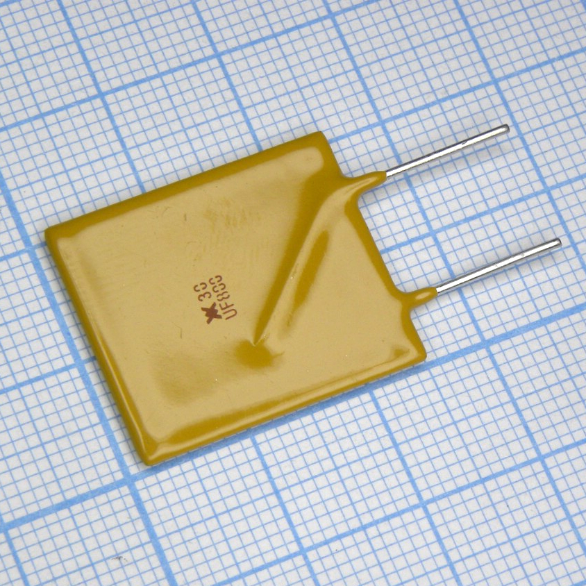 Самовосстанавливающийся предохранитель PTC 8A(hold) 16A(trip) 30V 100A 4W 18.8s 0.005Ohm Radial 21.6 X 3 X 28.4mm Bag