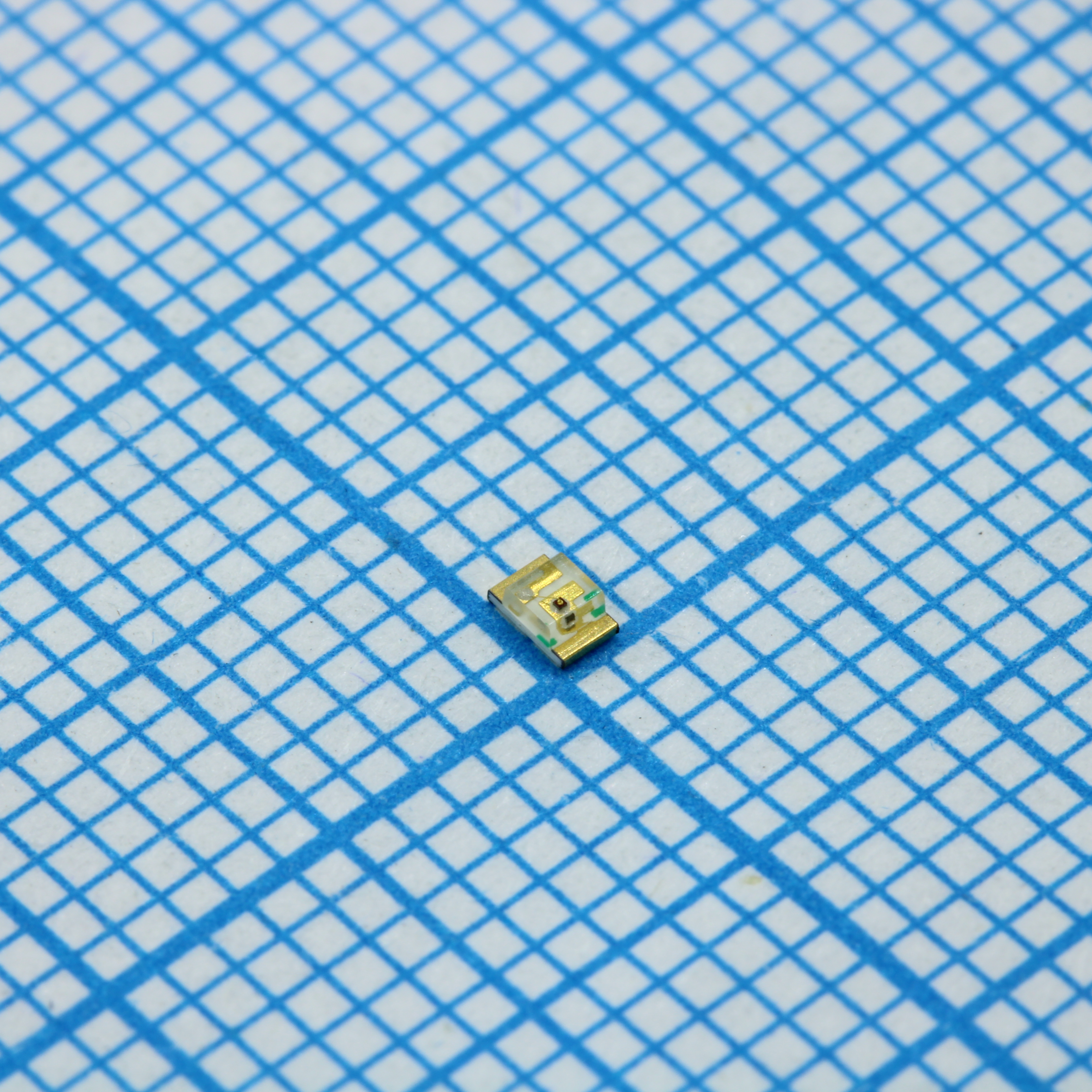 Светодиод SMD 0805 красный 120° прозрачный 230 мКд 1,95В