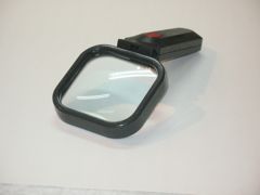 Лупа с LED подсветкой, трехкратное увеличение, поворотная линза 80х80 mm. Изменение угла наклона.