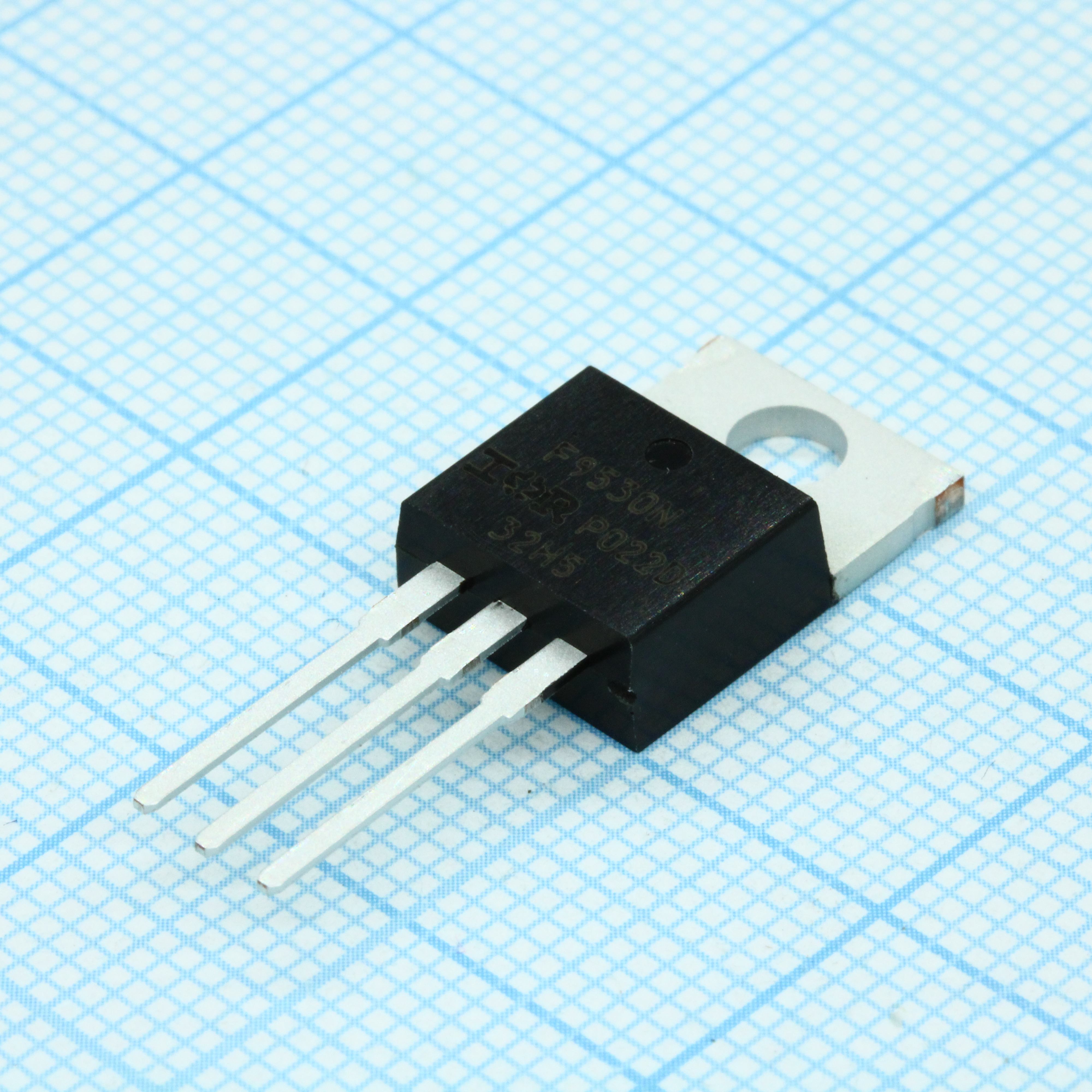 Транзистор полевой MOSFET P-канальный 100В 14А 79Вт, 0.2 Ом